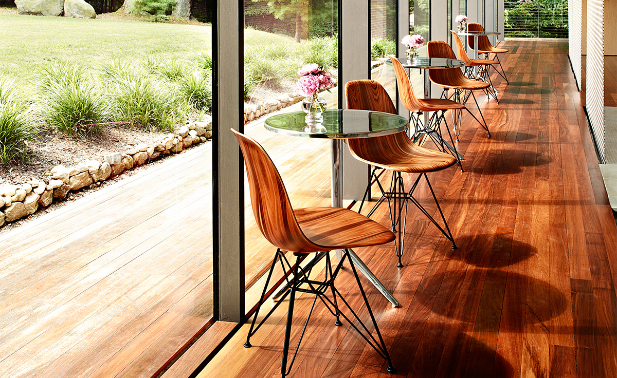 eames® molded wood side chair with wire base