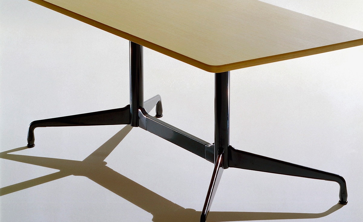 eames&reg; rectangular table