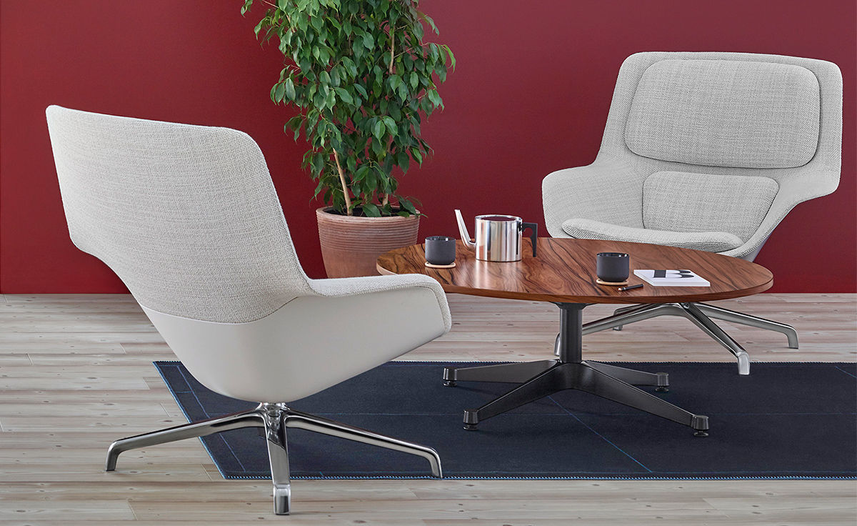 eames® round occasional table