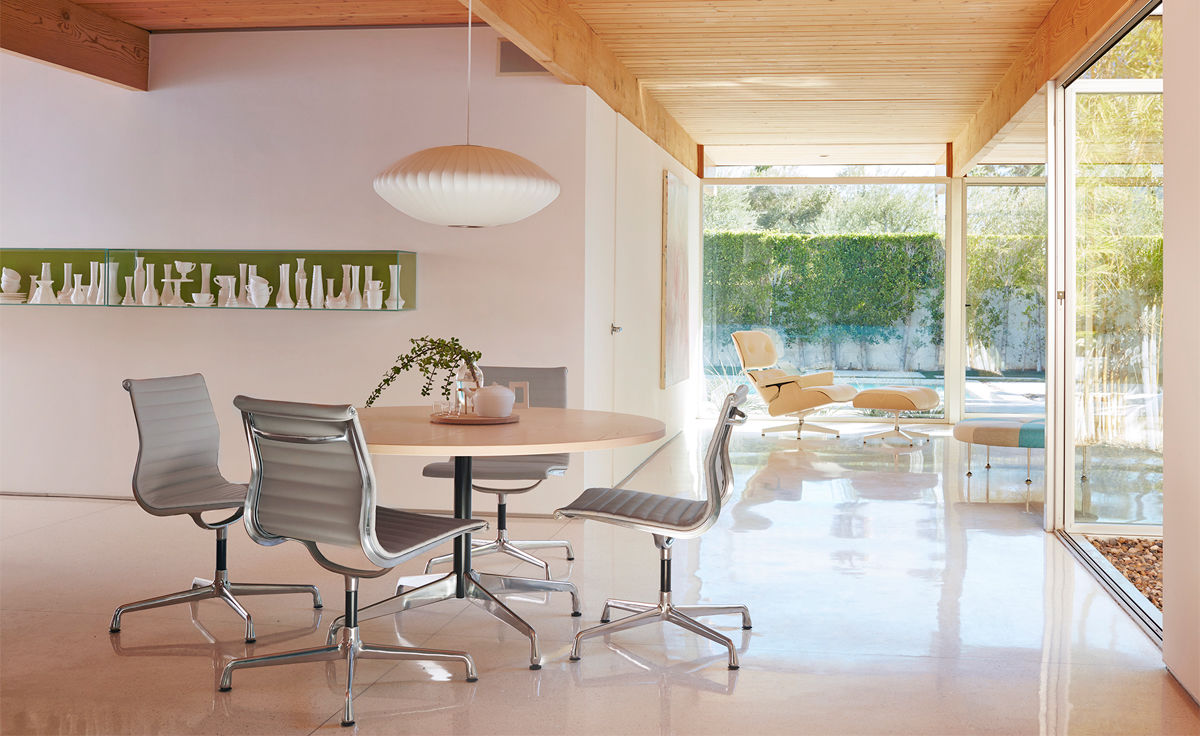 eames&reg; round table
