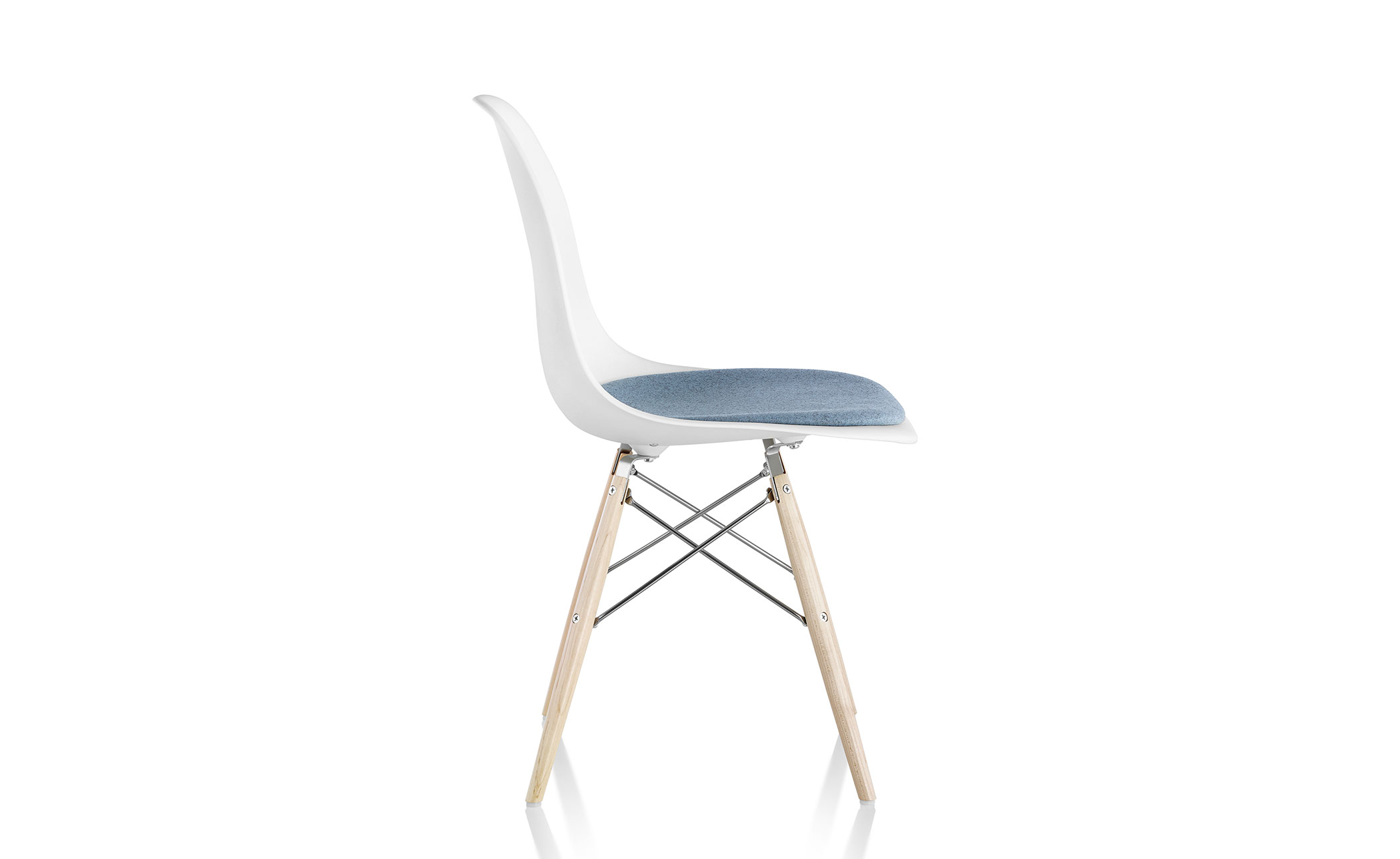 eames® dowel base side chair with seat pad