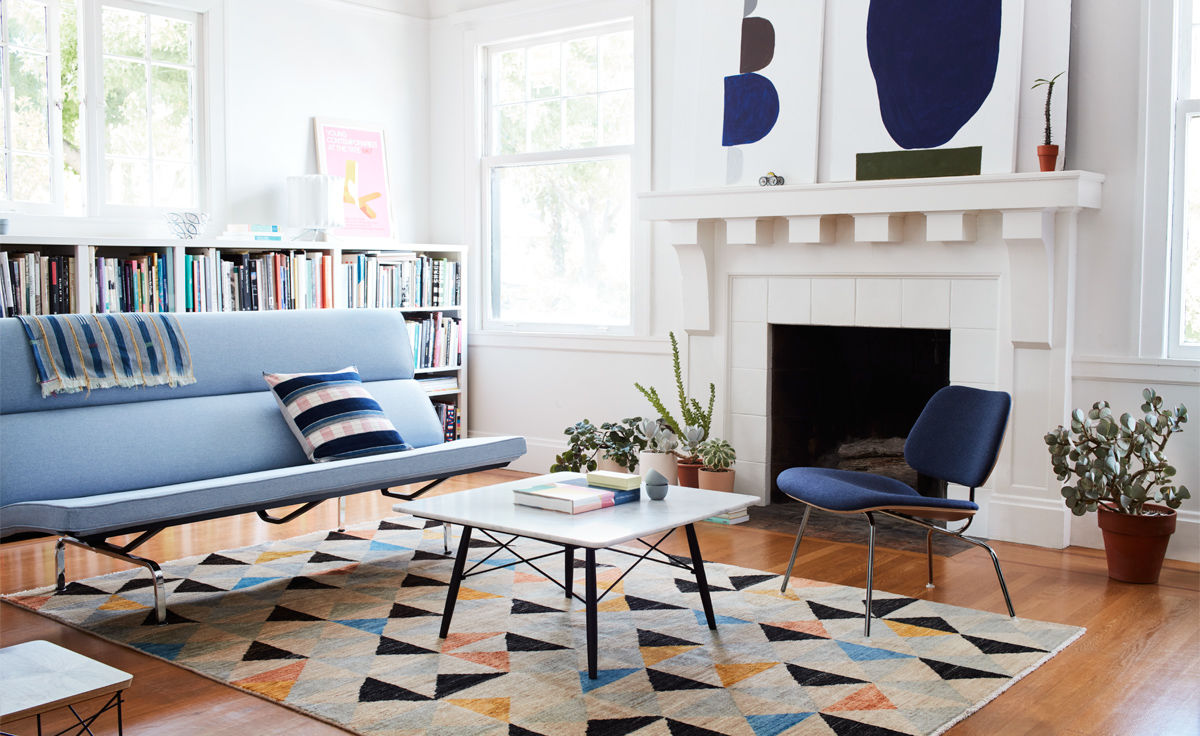 eames&reg; sofa compact