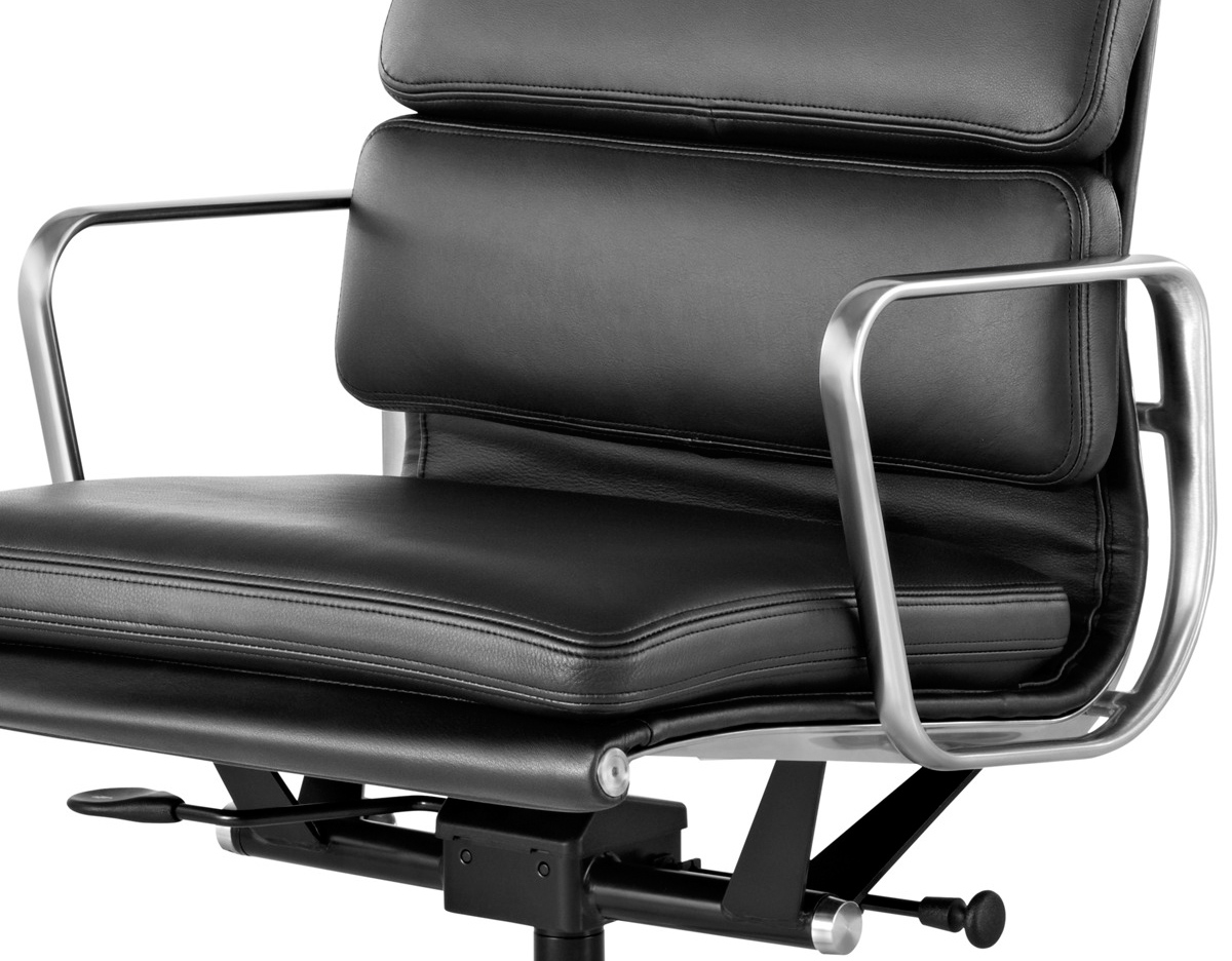 eames&reg; soft pad group management chair