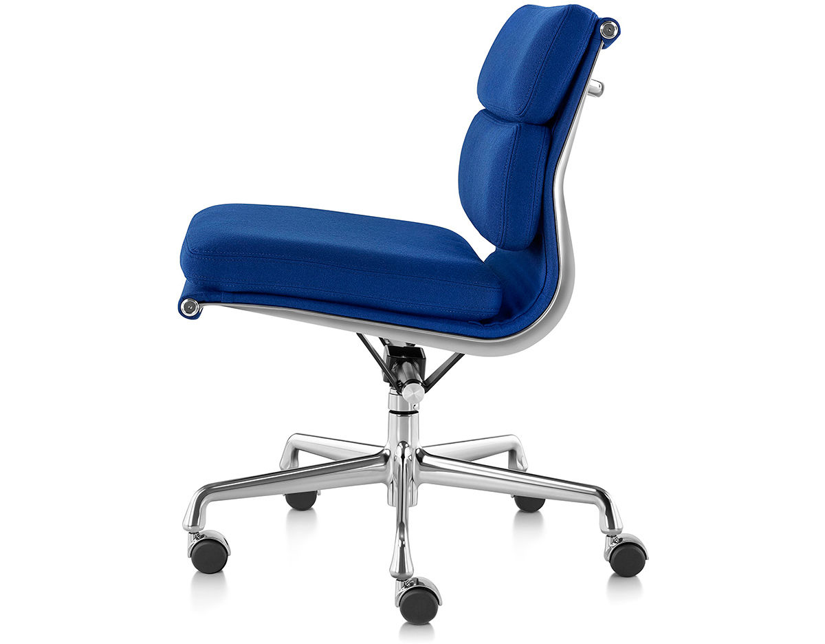 eames® soft pad group management chair with no arms