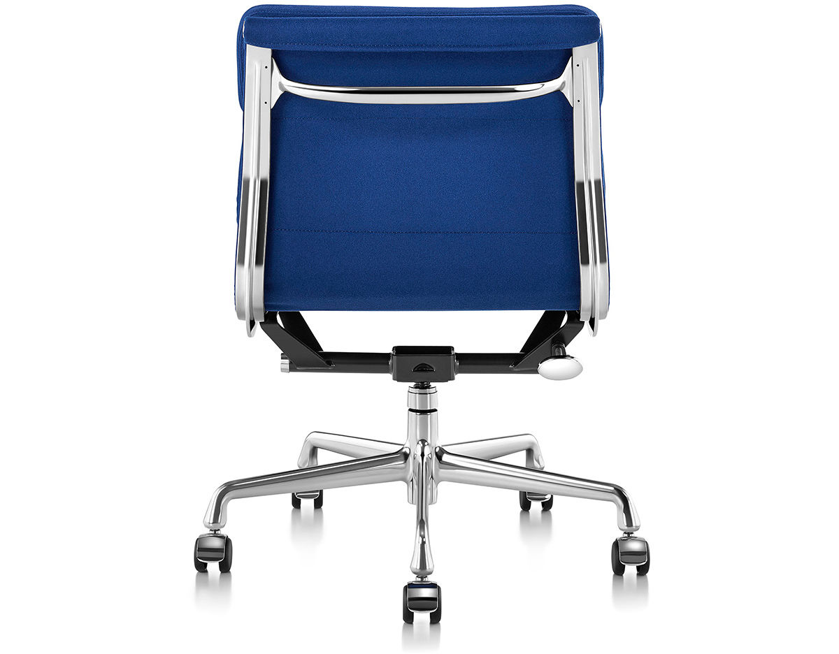 eames® soft pad group management chair with no arms