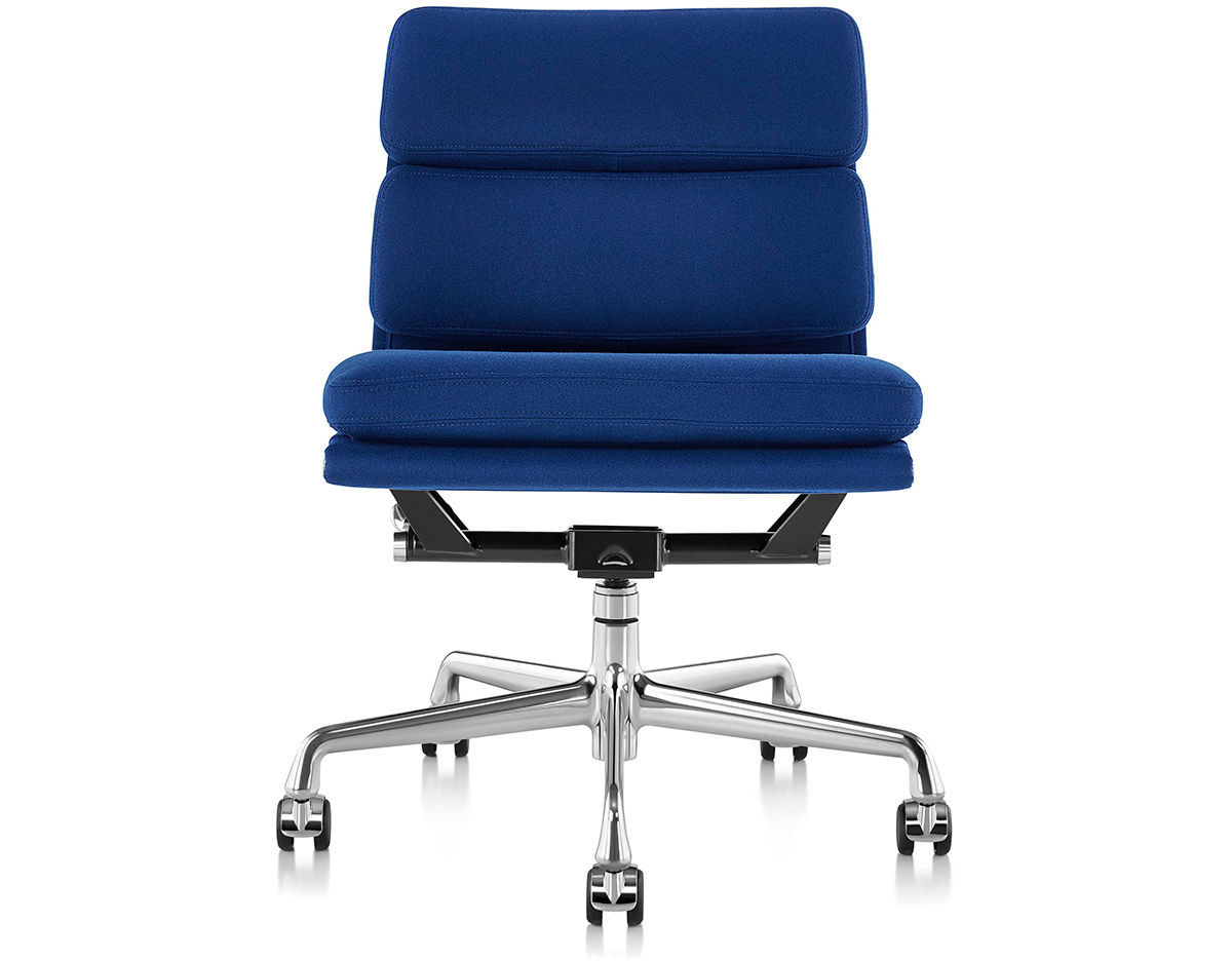 eames® soft pad group management chair with no arms