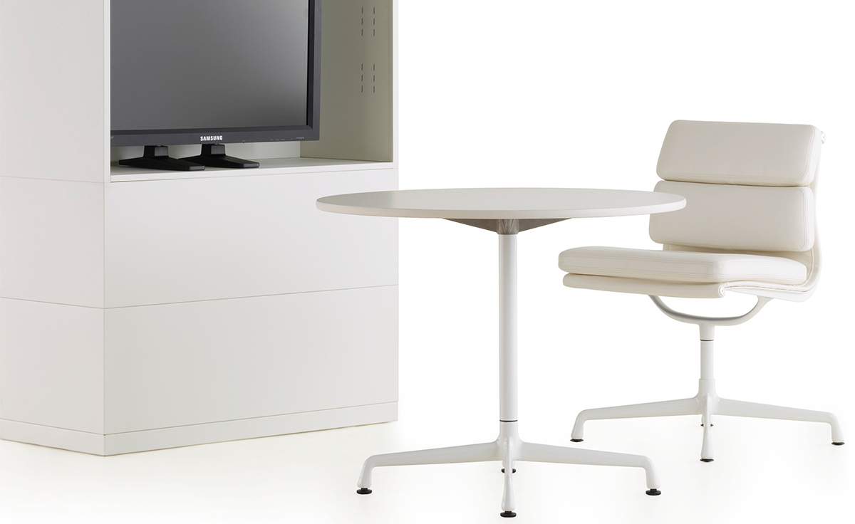 eames® soft pad group side chair