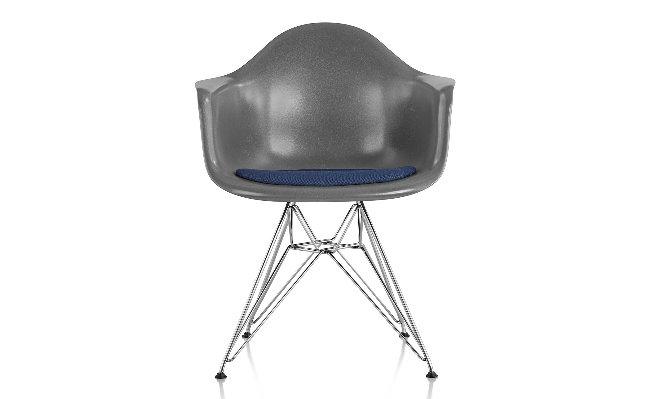 eames® wire base armchair with seat pad