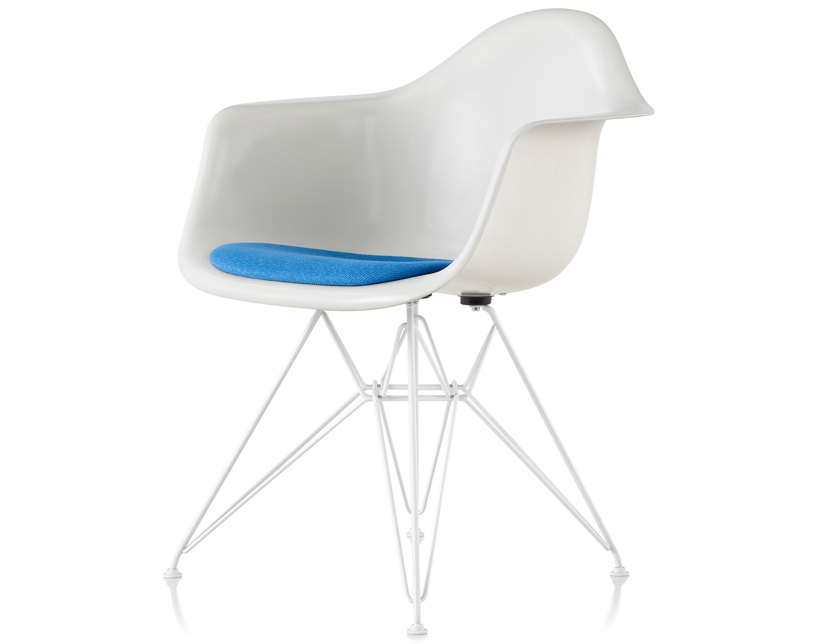 eames wire base armchair with seat pad