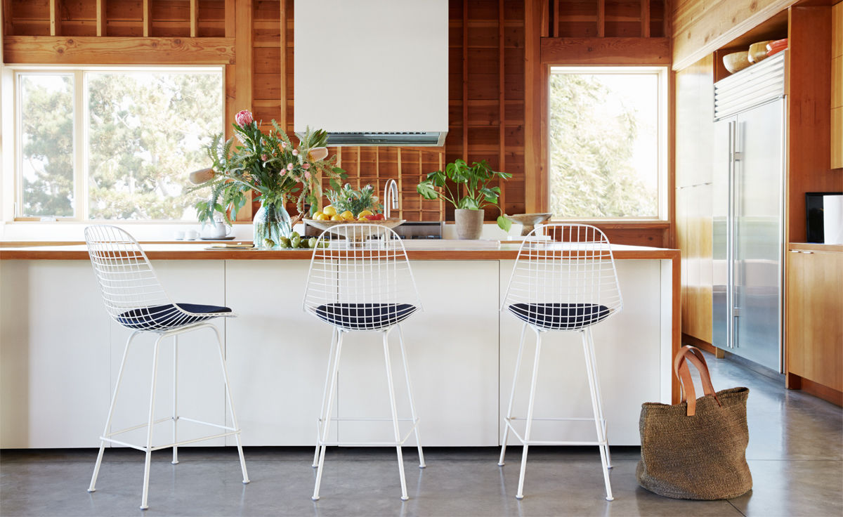 eames® wire stool