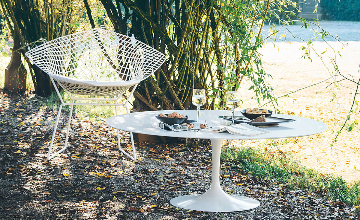 saarinen outdoor coffee table
