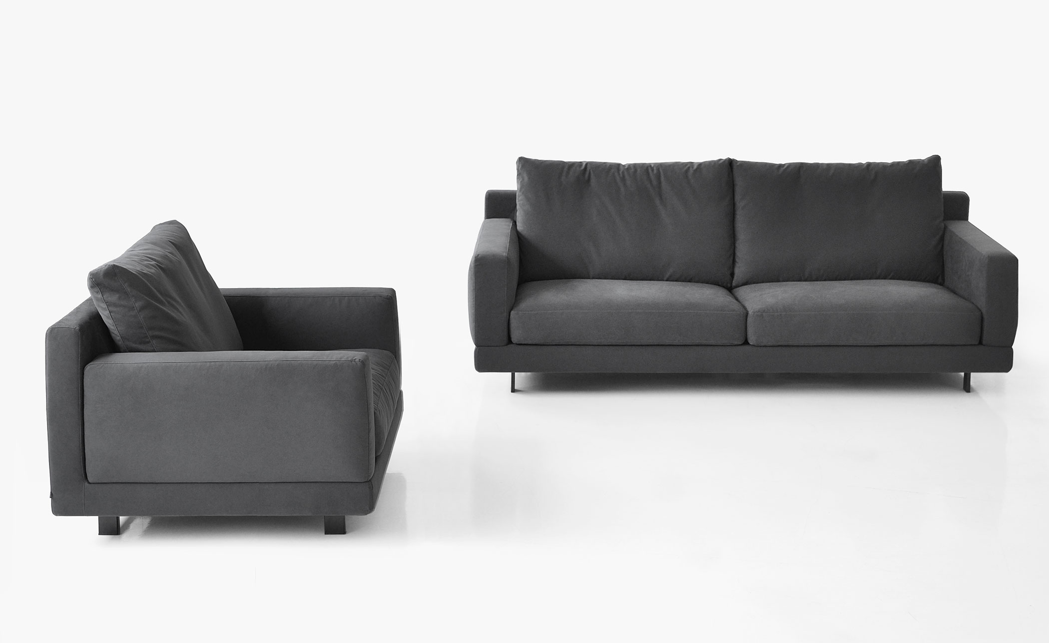elle standard armchair