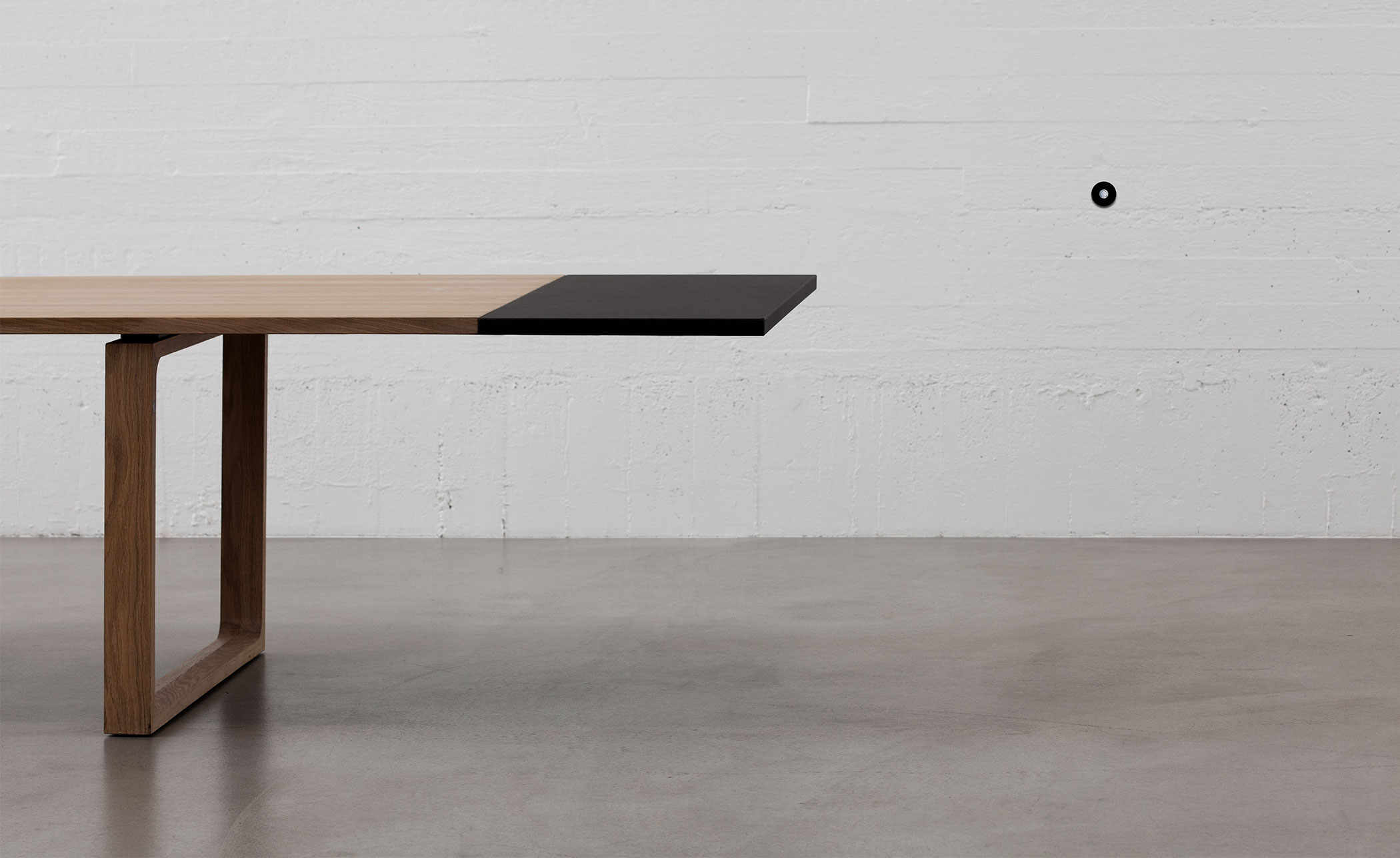 essay™ table