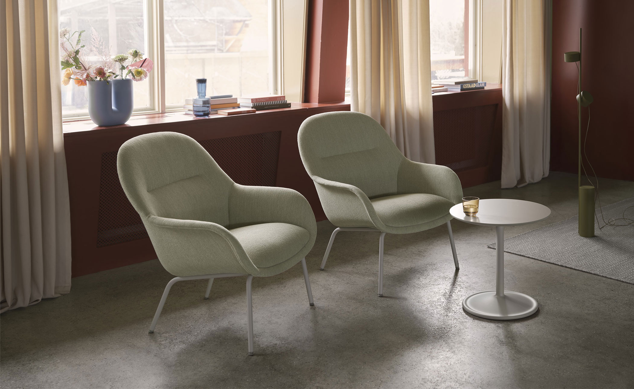 Fiber Lounge Armchair with tube base