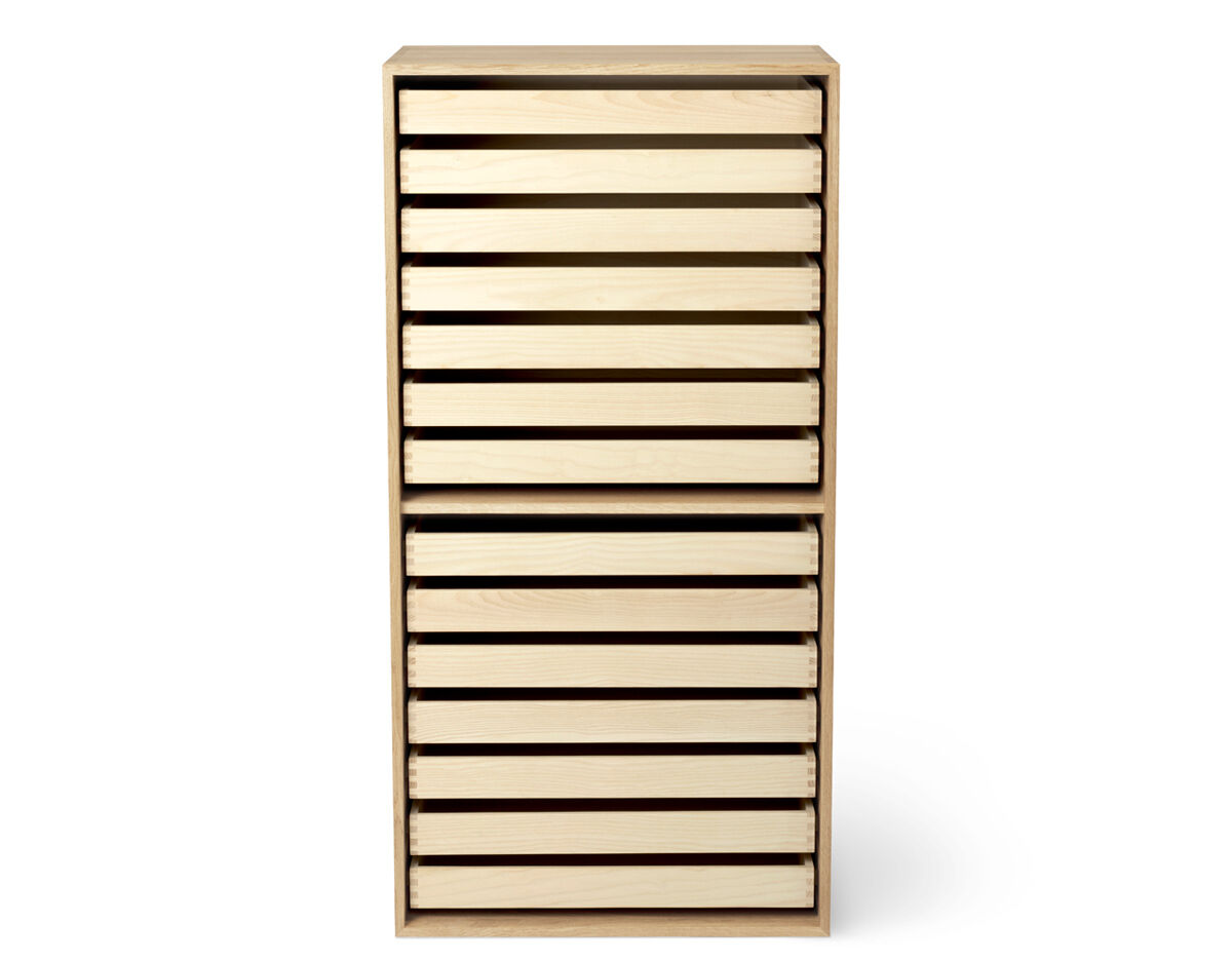 fk63 deep bookcase upright with trays