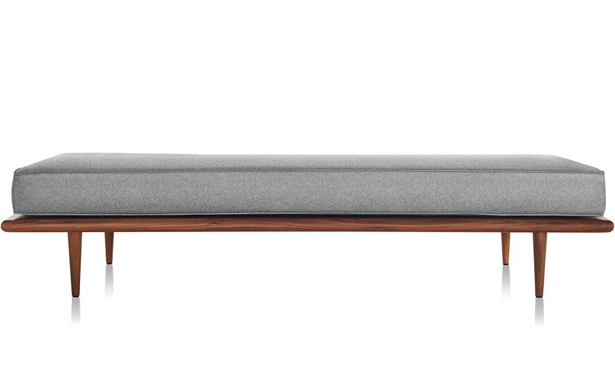 nelson daybed with wood taper legs