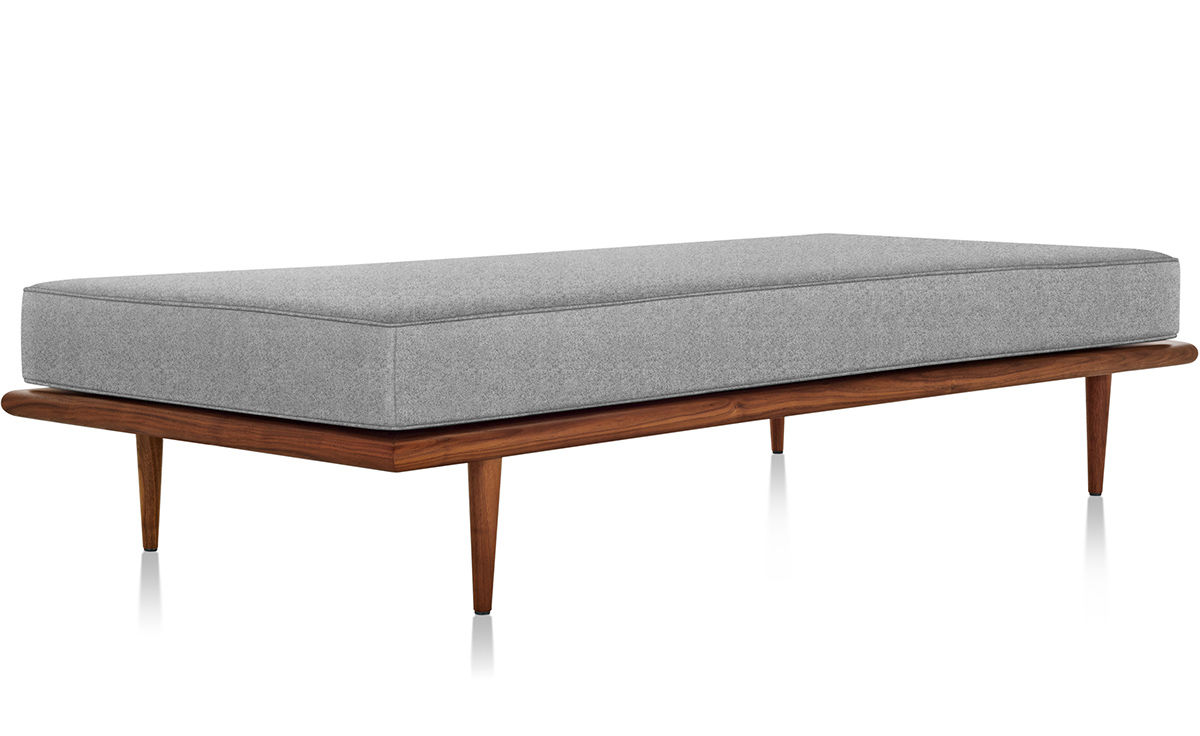 nelson daybed with wood taper legs