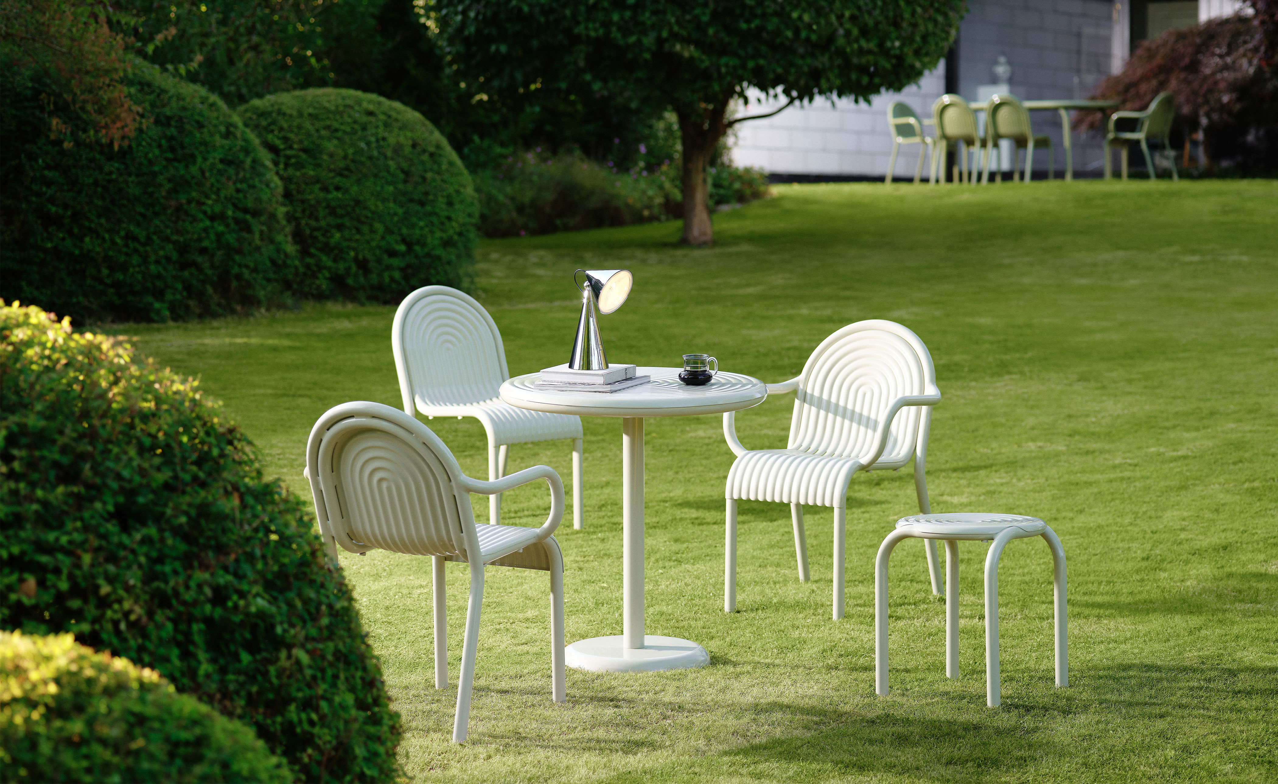 Groove Outdoor Table Round