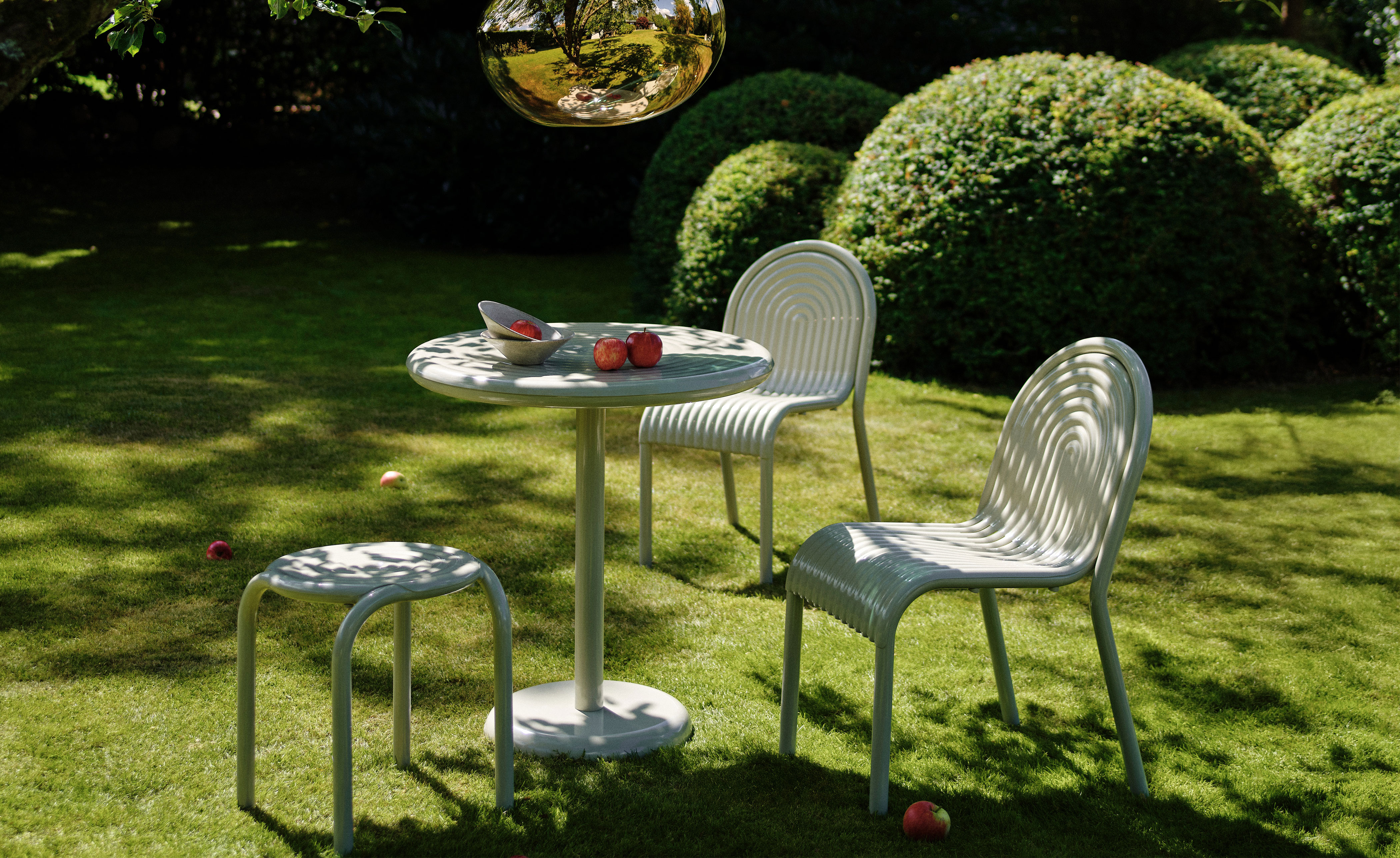 Groove Outdoor Table Round