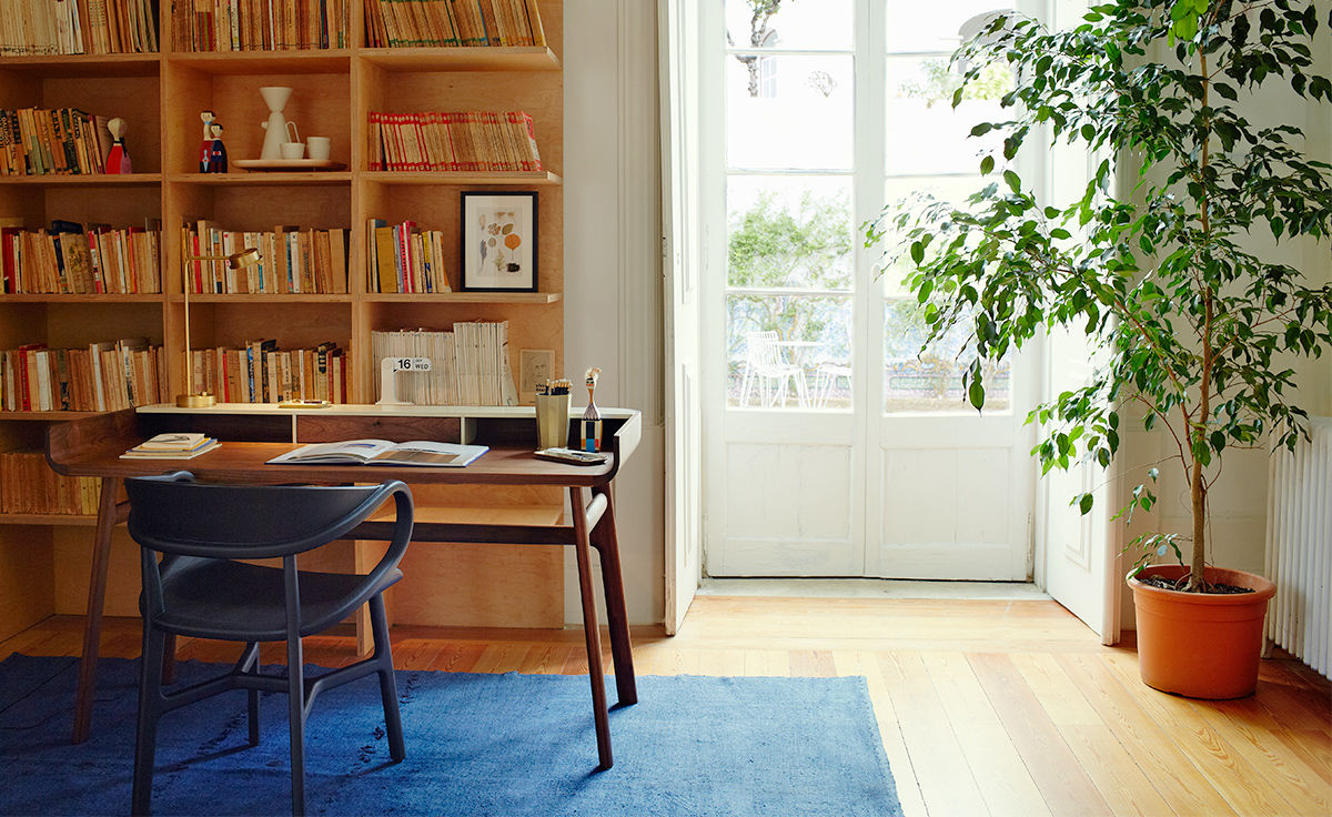 harold desk 106