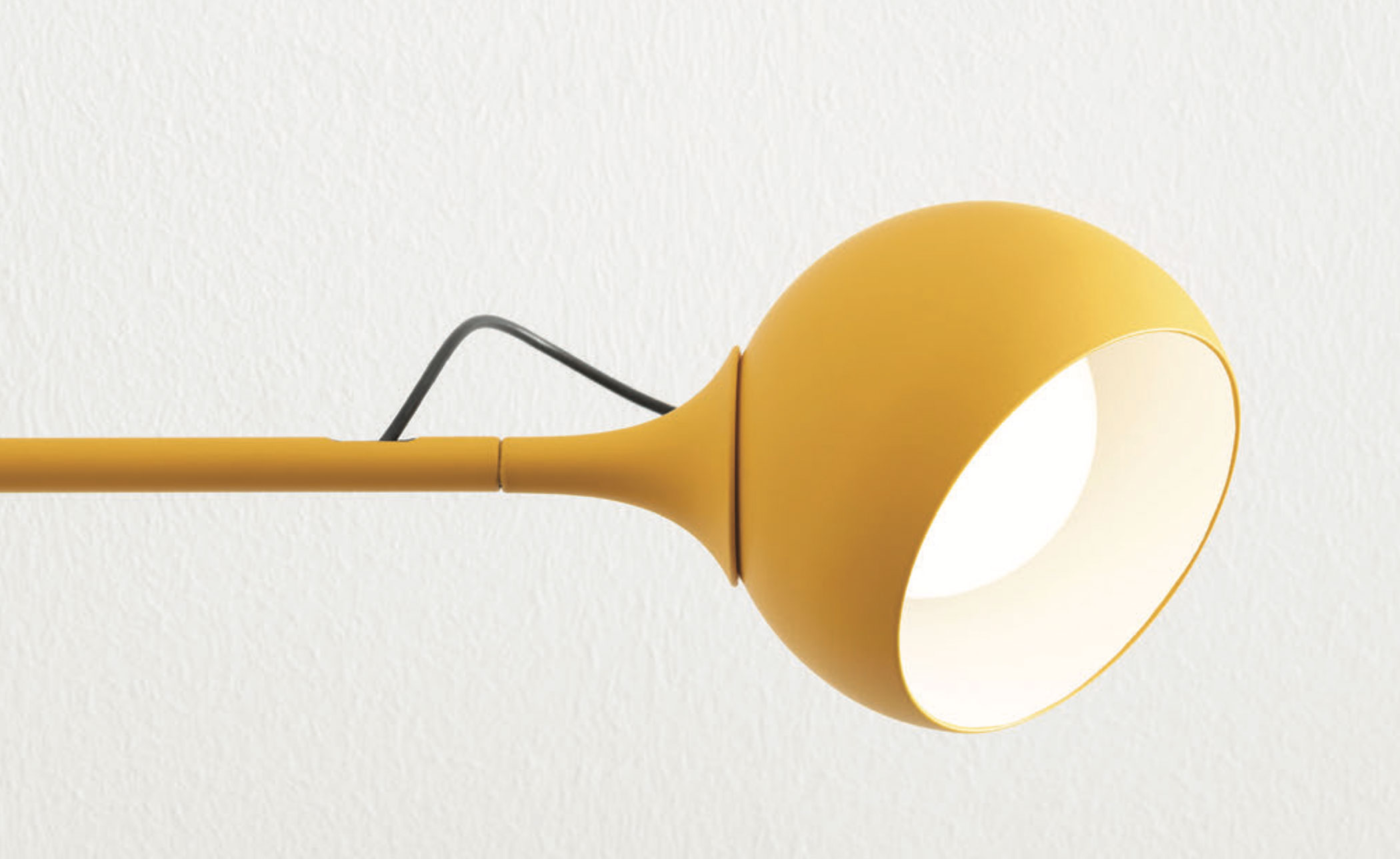 IXA Wall Lamp