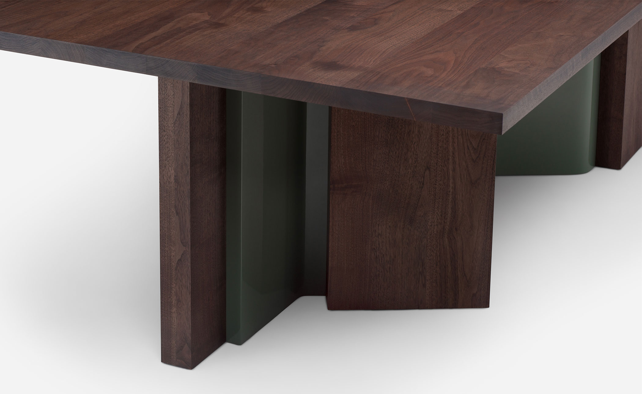 Izar Dining Table