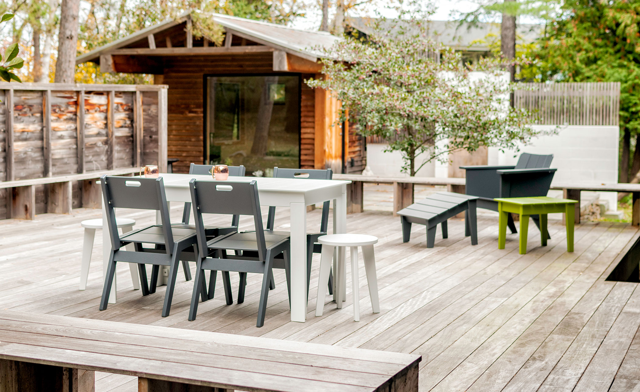 Lollygagger Picnic Table