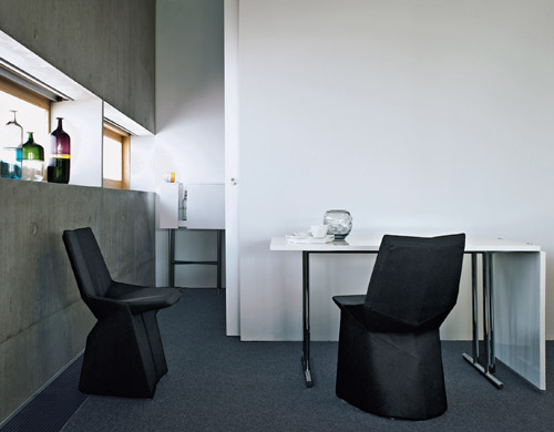 lou perou table