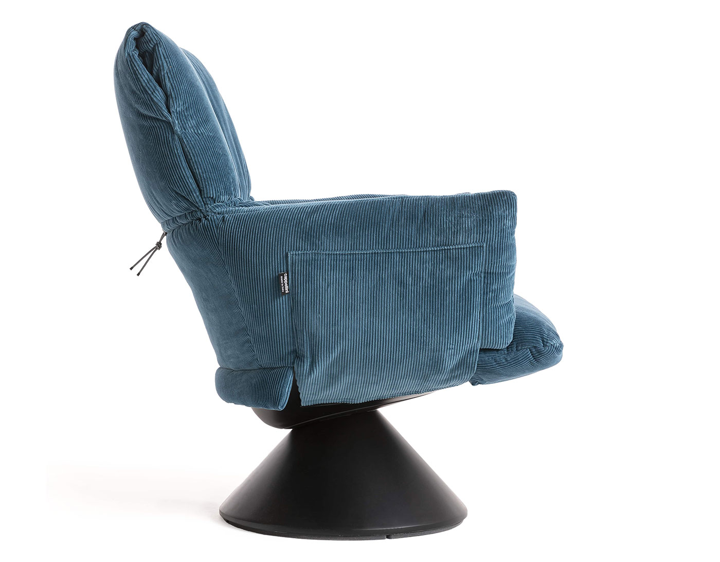 lud'o lounge chair with conical base