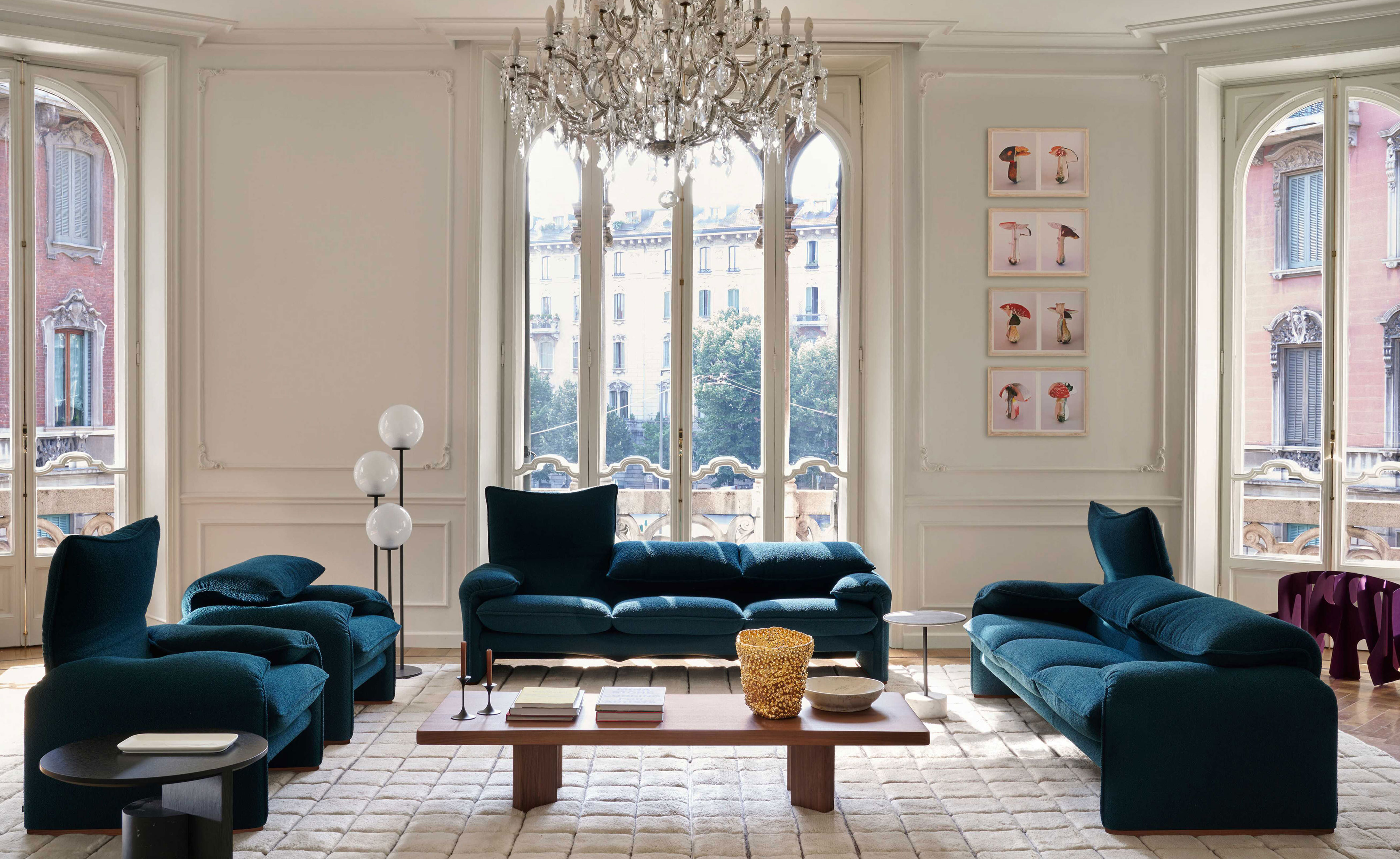 Maralunga Armchair, 43.3"