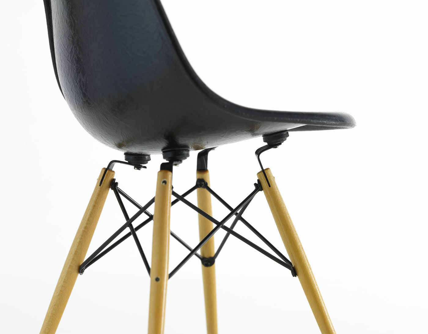 Miniature Eames DSW