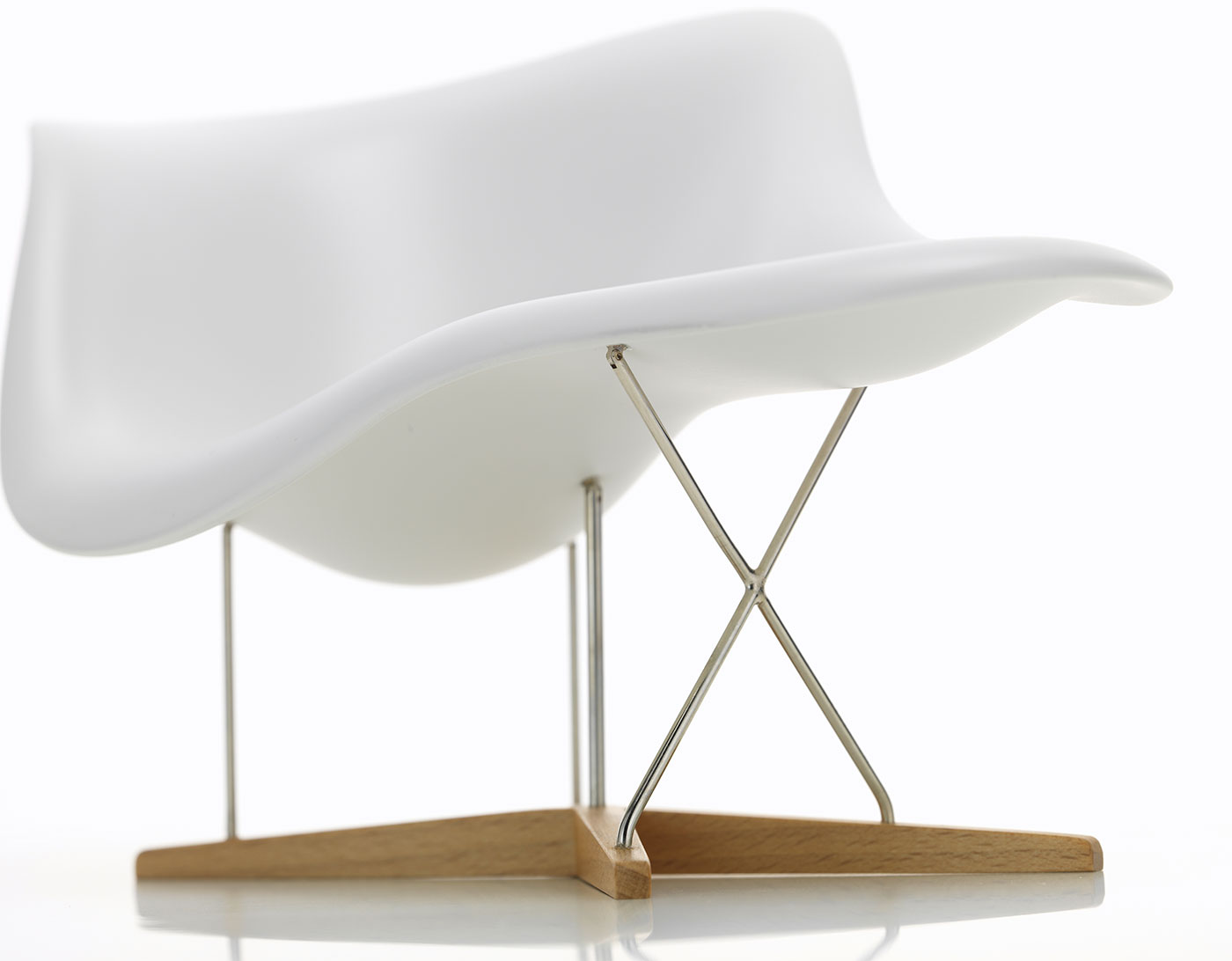 Miniature Eames La Chaise
