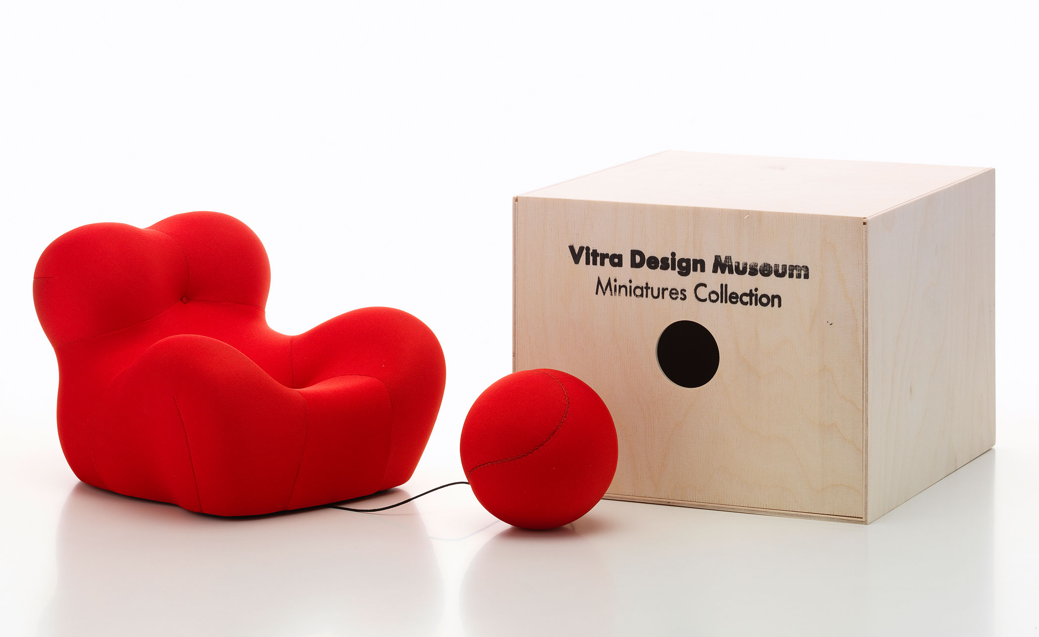 Miniature La Mamma Chair