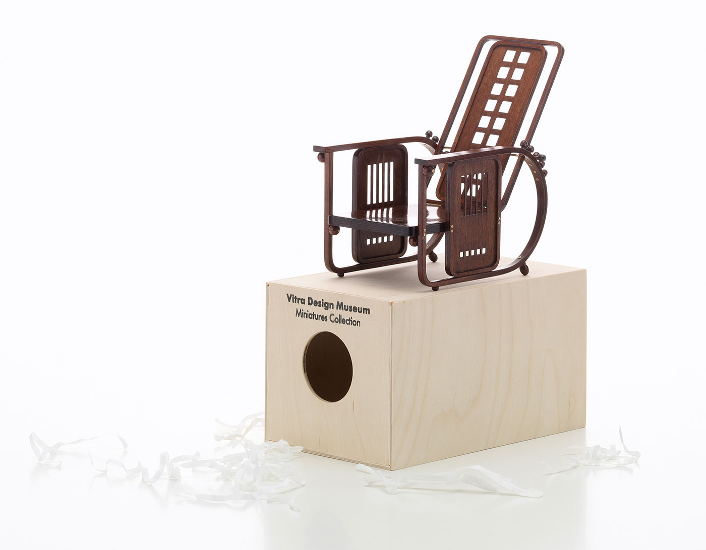 miniature sitting machine