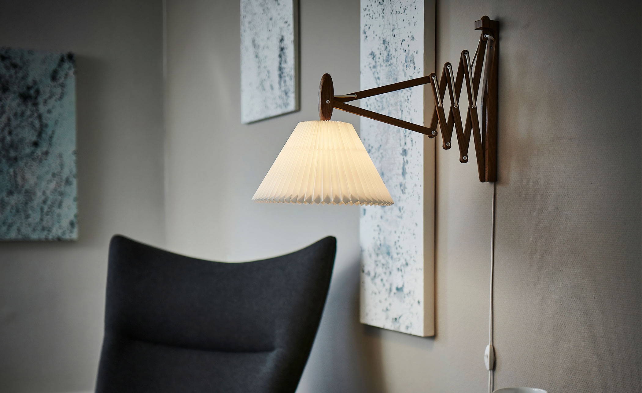 Model 233 Wall Lamp