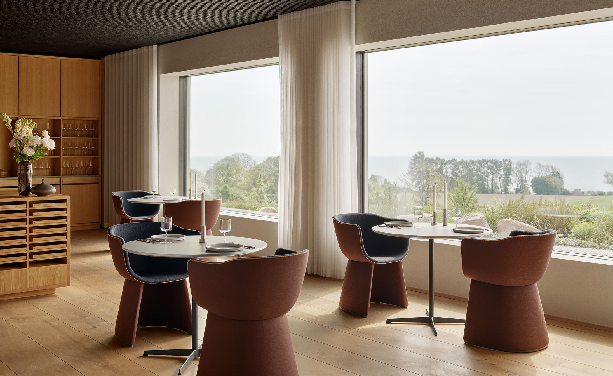 Monolit Dining Chair with leather piping