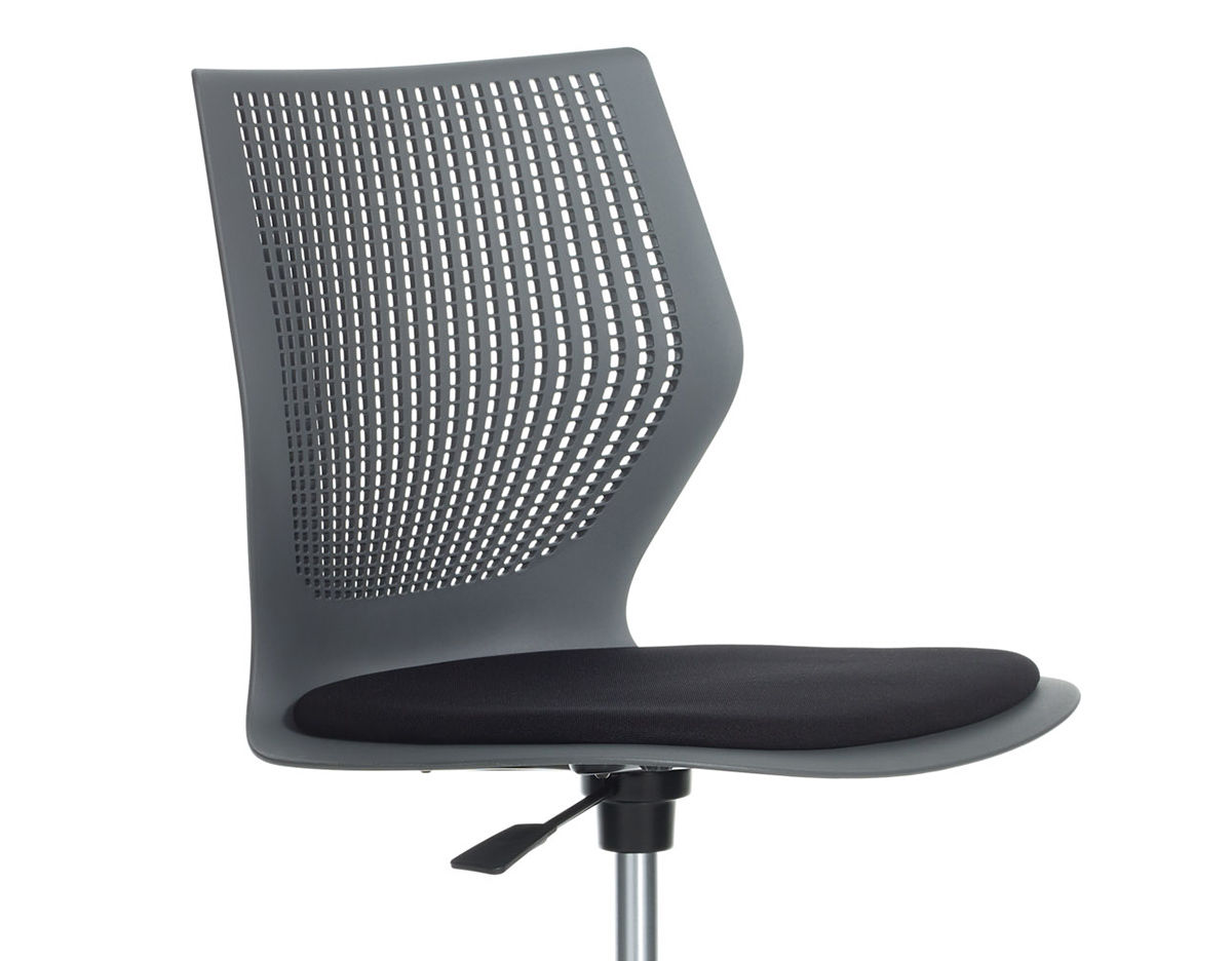 multigeneration light task chair with 5-star base