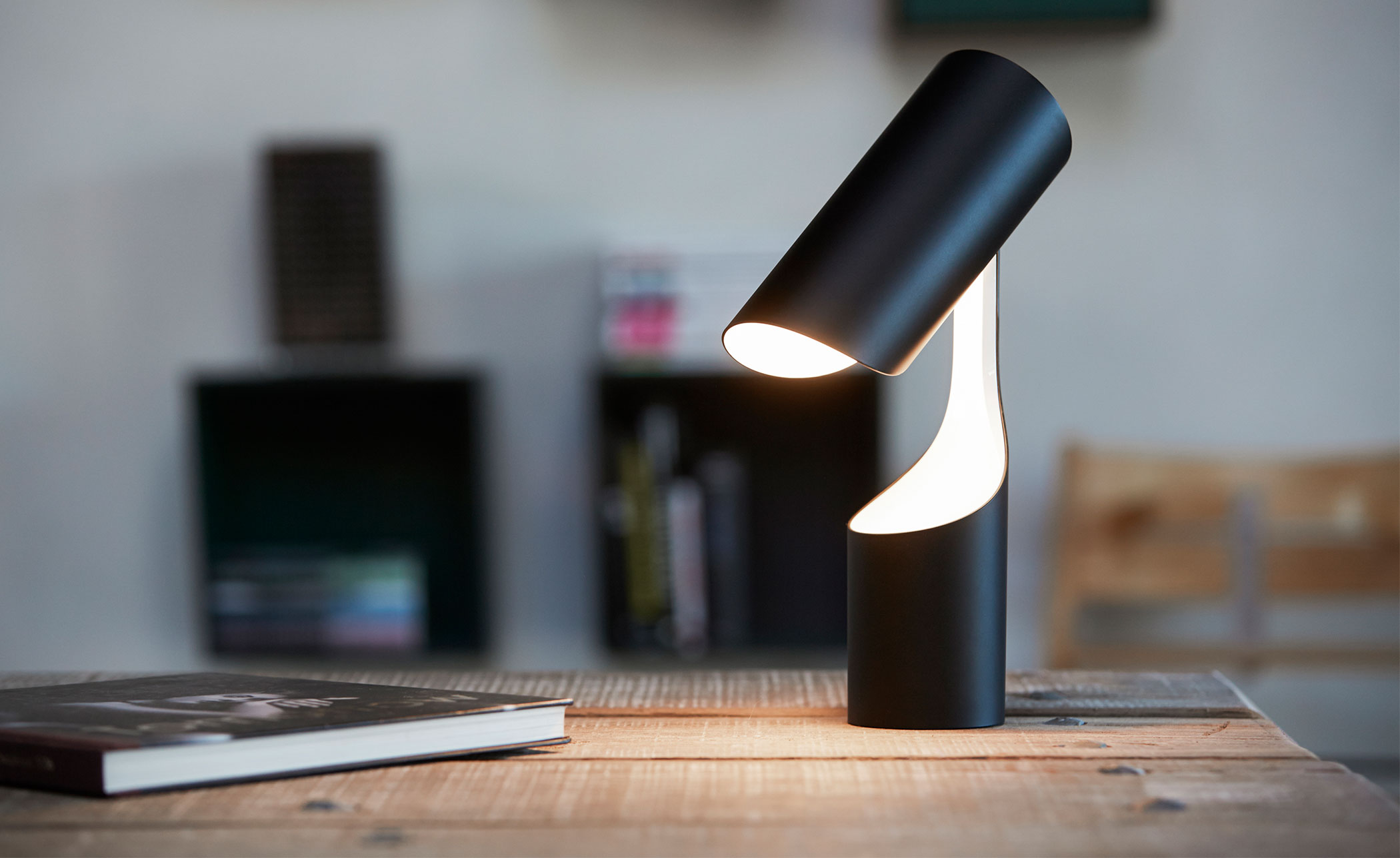 Mutatio Table Lamp
