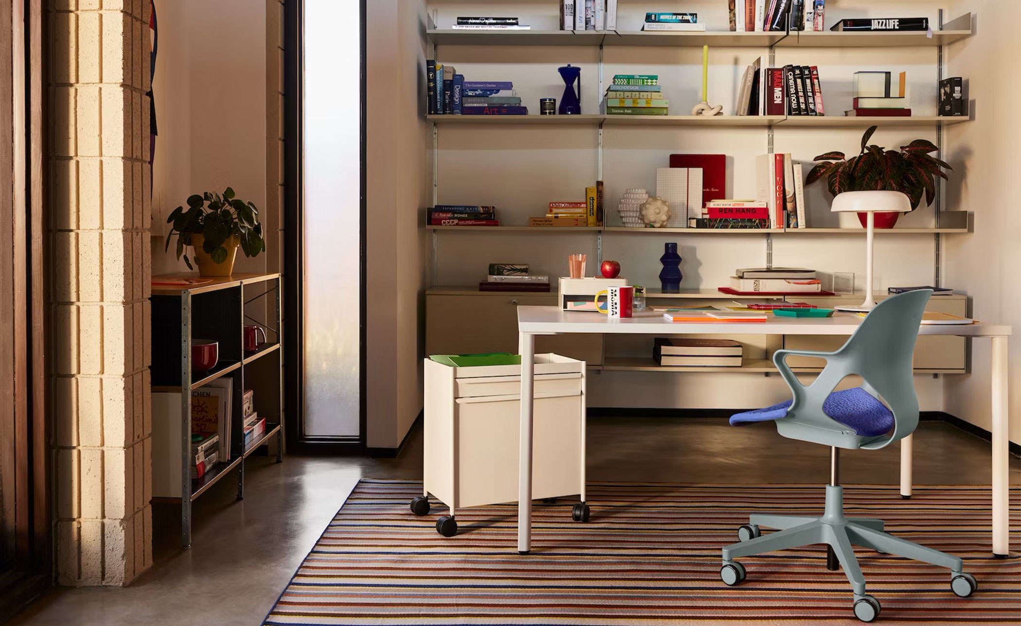 OE1 Table with Laminate Top