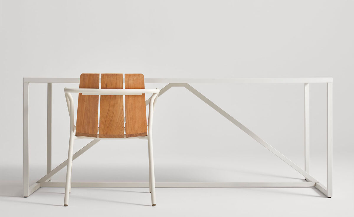 offline outdoor dining chair