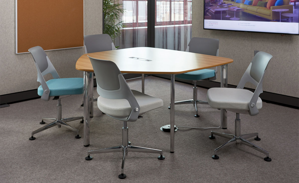 ollo light task chair with 4 star base