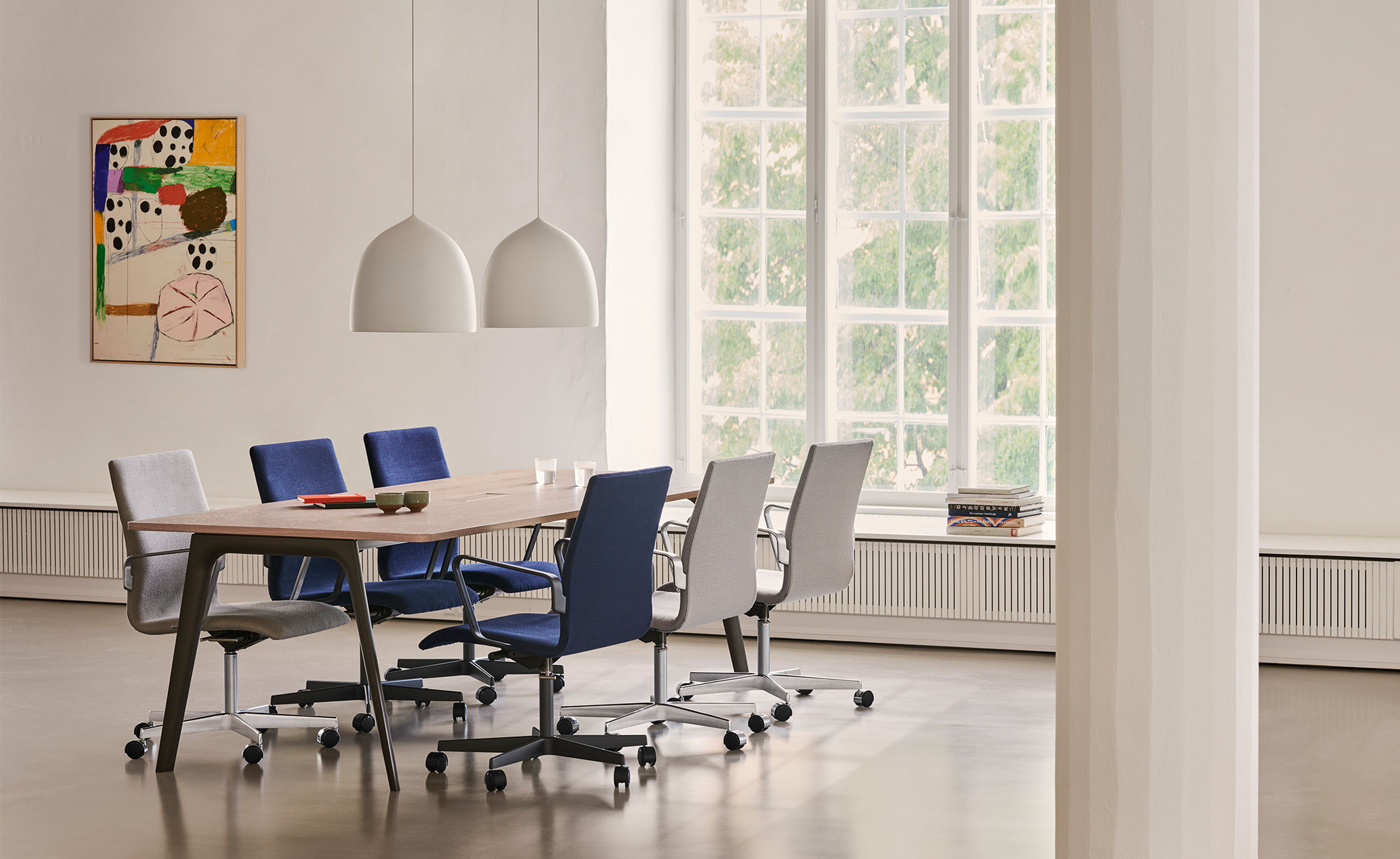 Oxford™ Low Back Chair with 5-star base