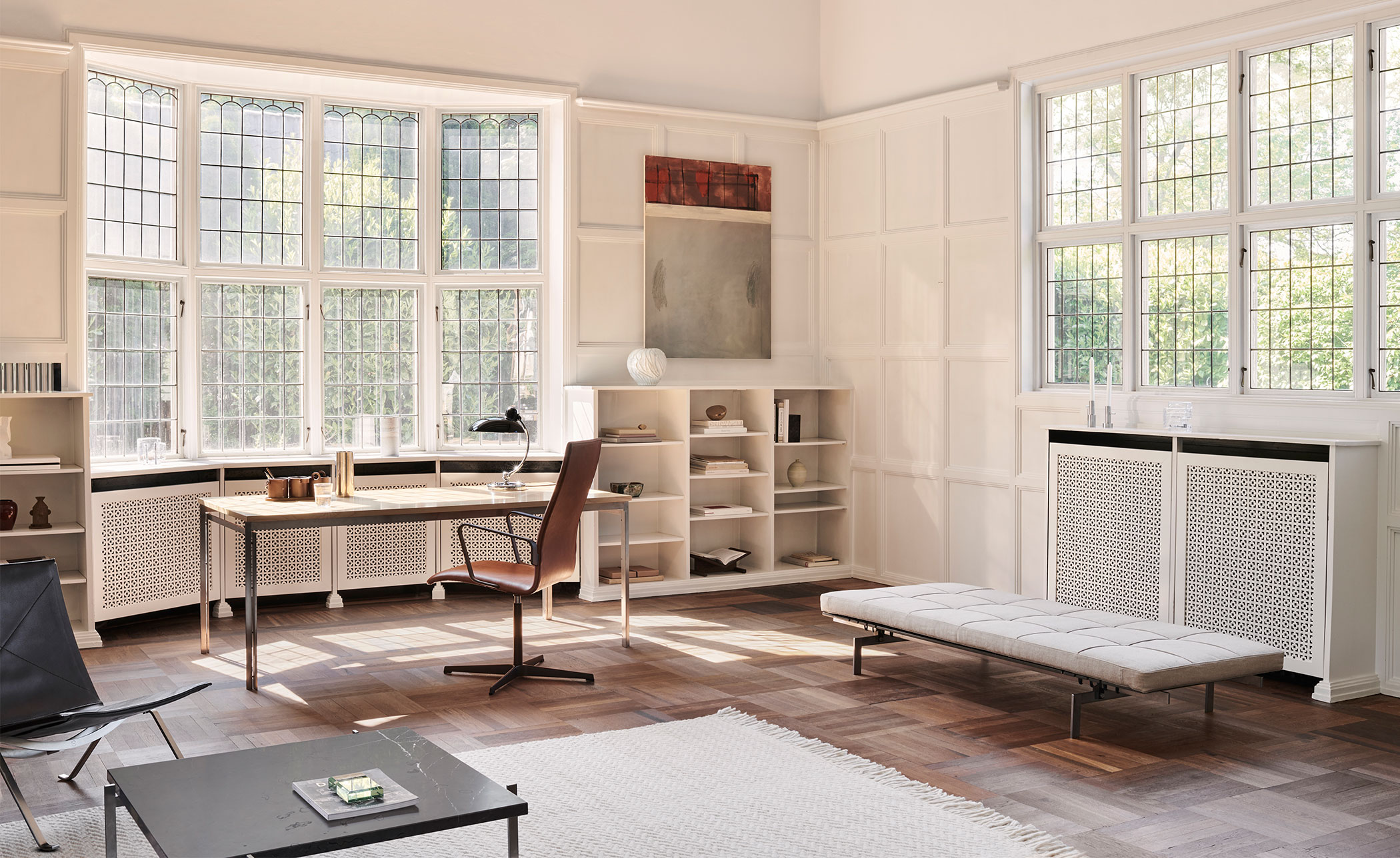 Oxford™ Medium Back Chair with 4-star base