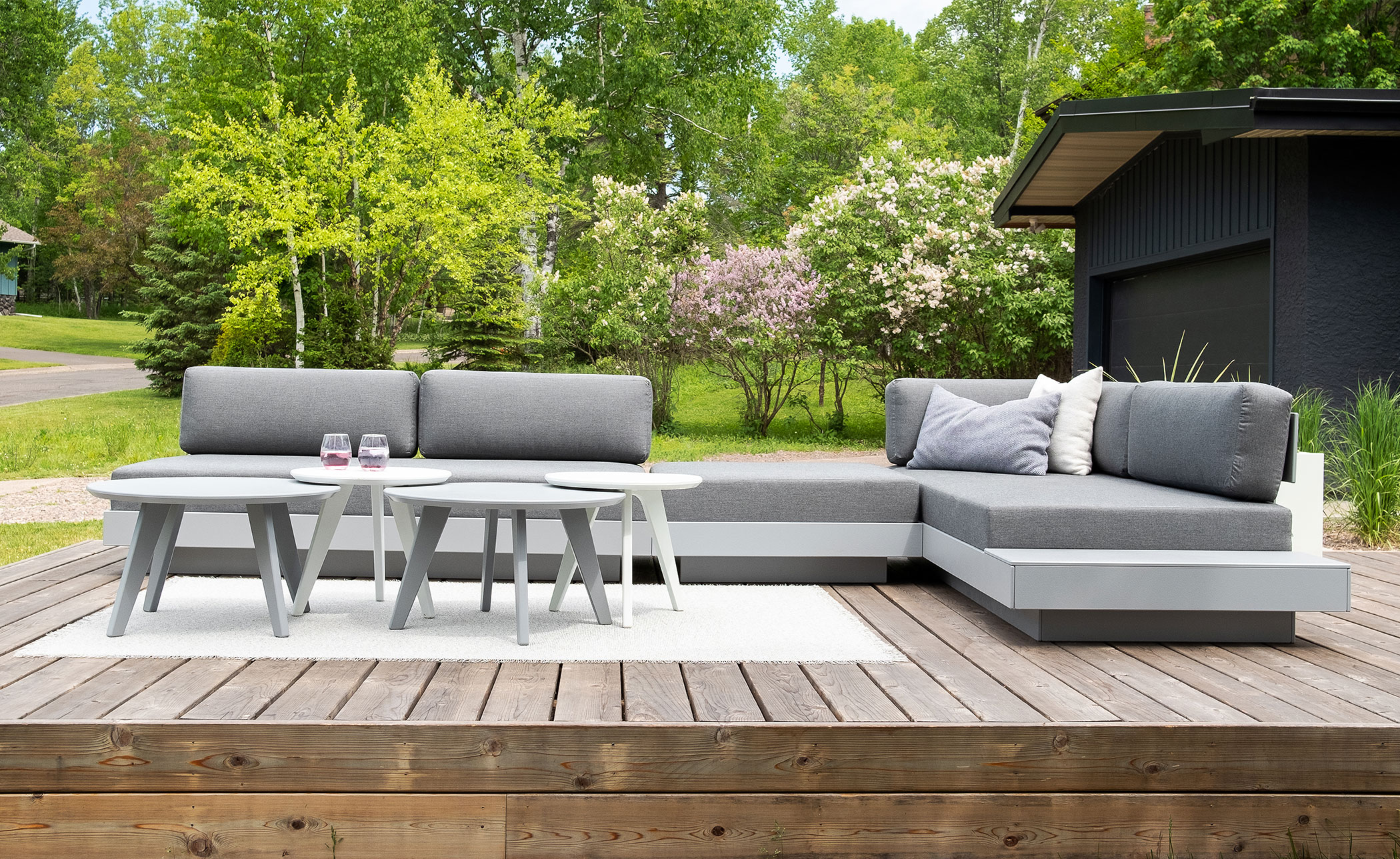 Platform One Chaise