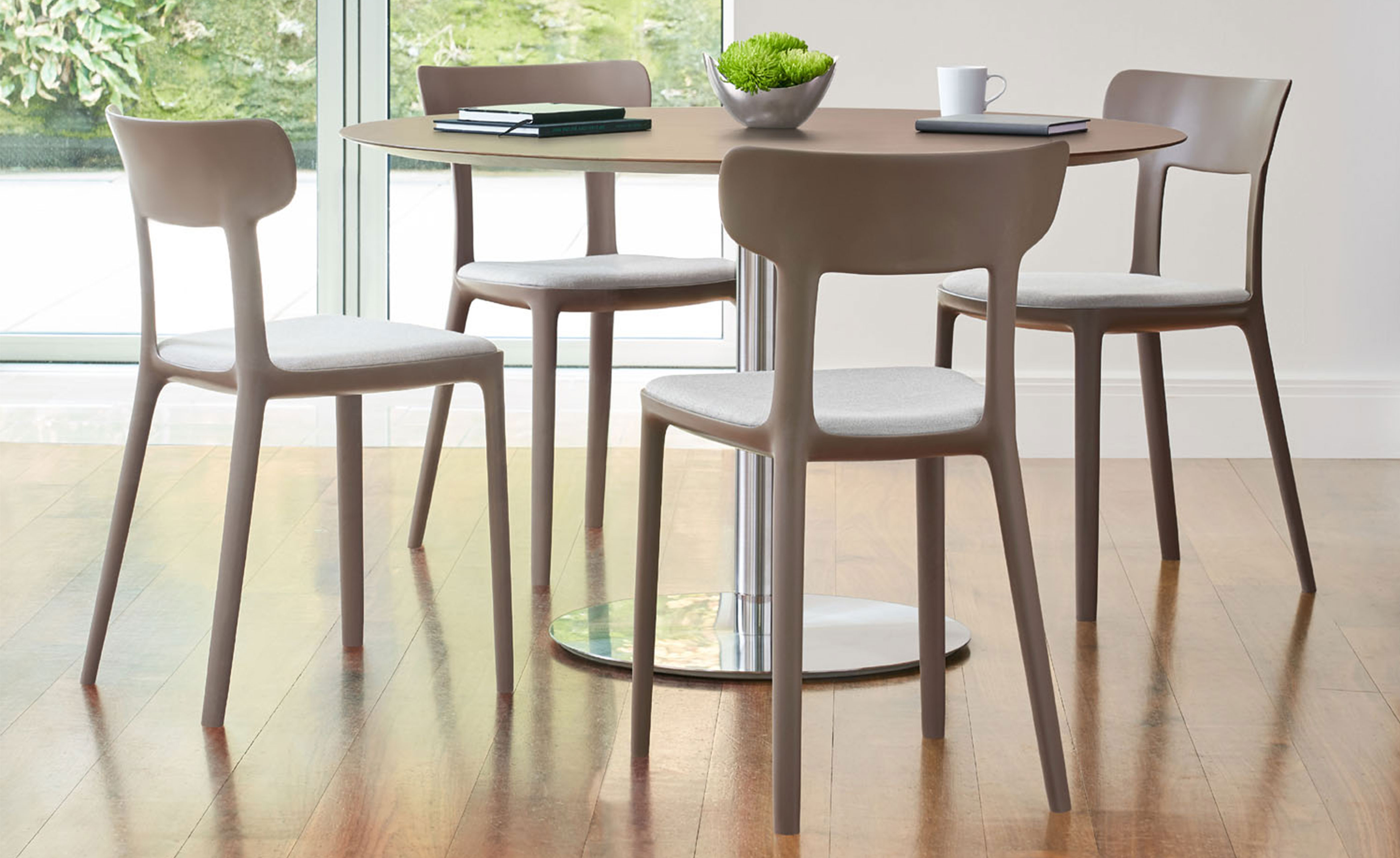 Queue Dining Chair