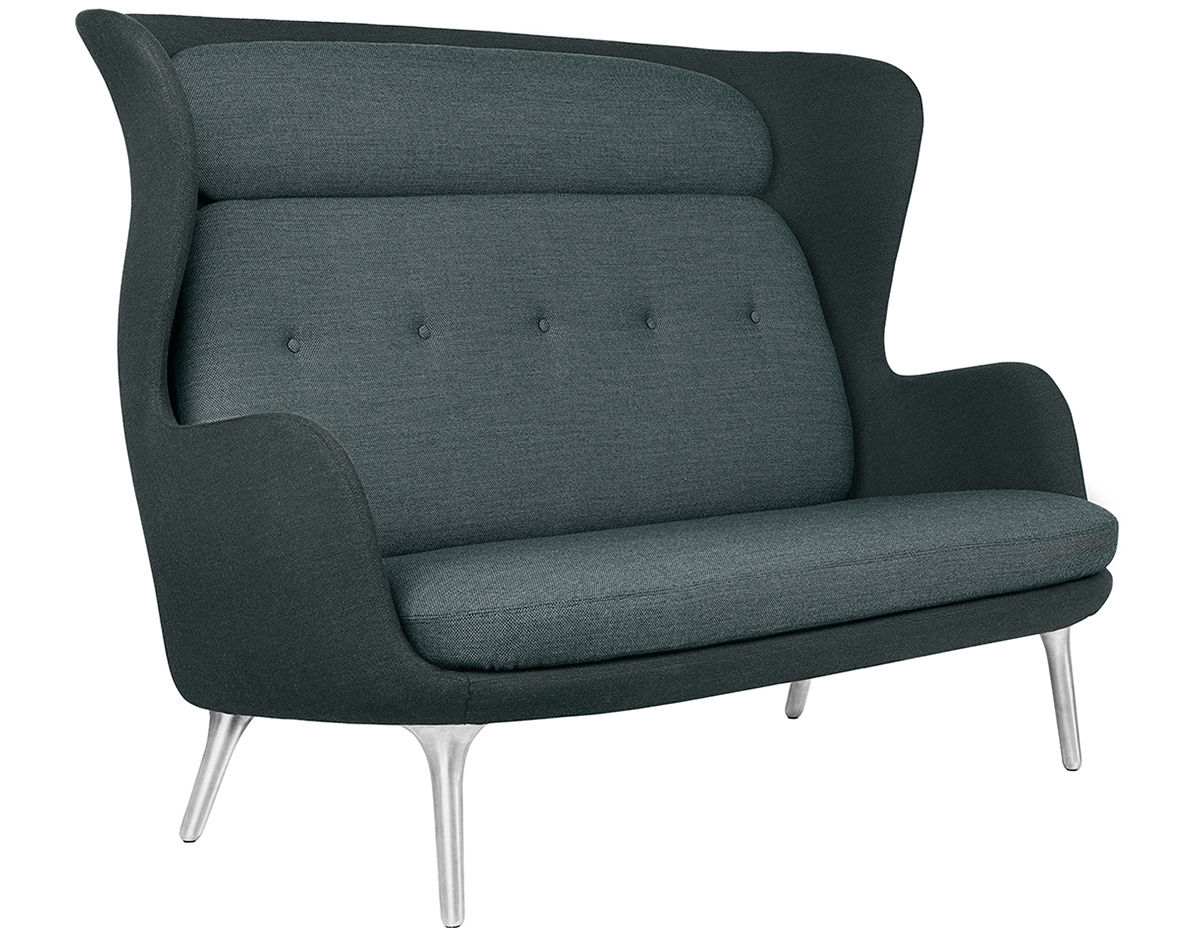 ro™ sofa with metal base