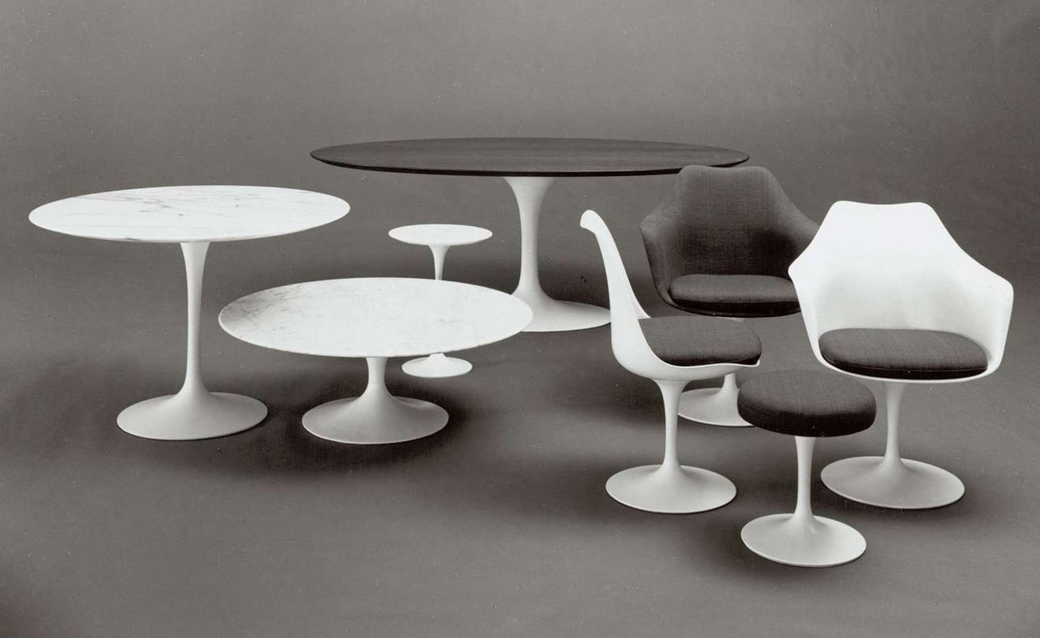 saarinen coffee table - 20" round