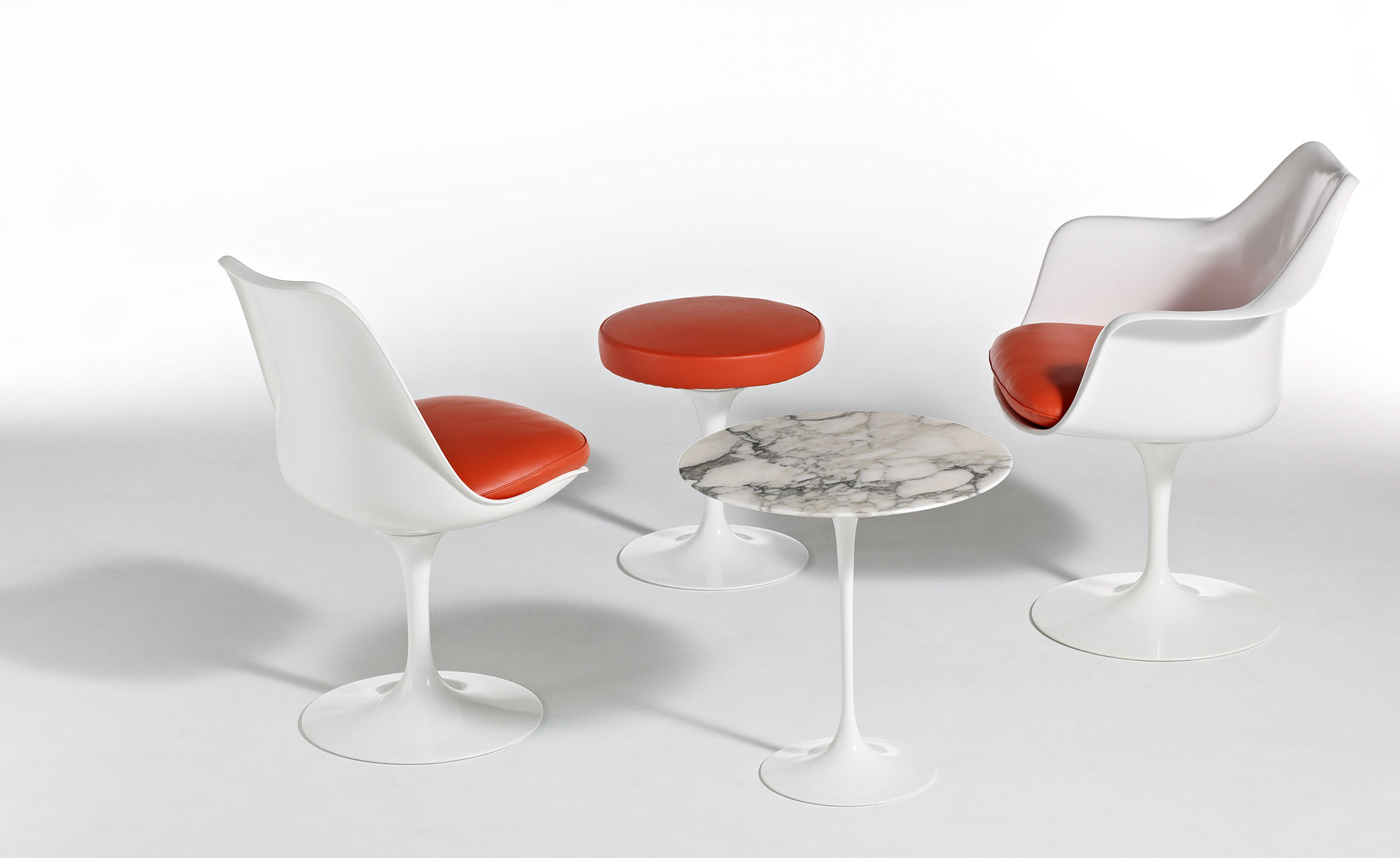 saarinen white tulip side chair