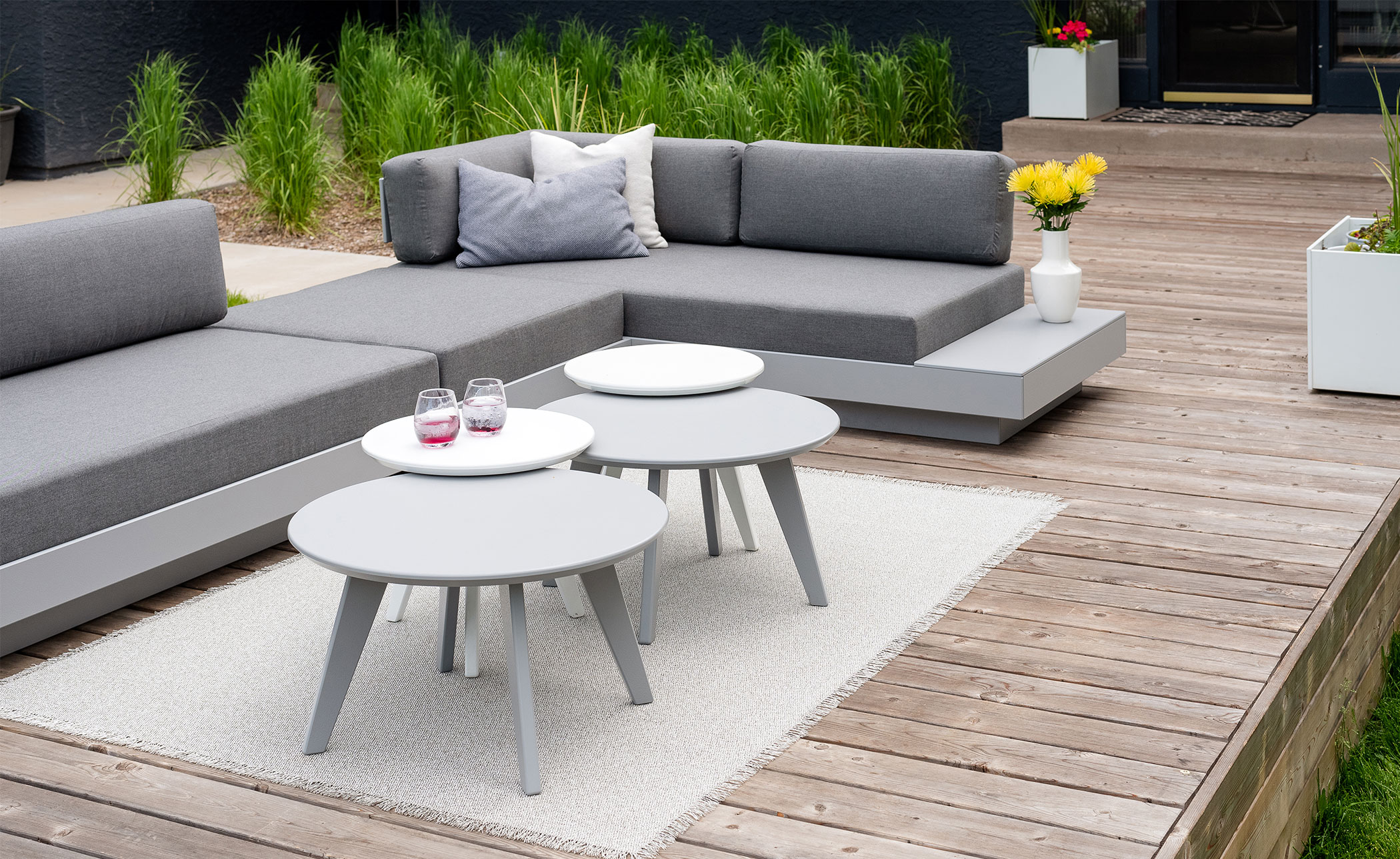 Satellite Round End Table 18 inch