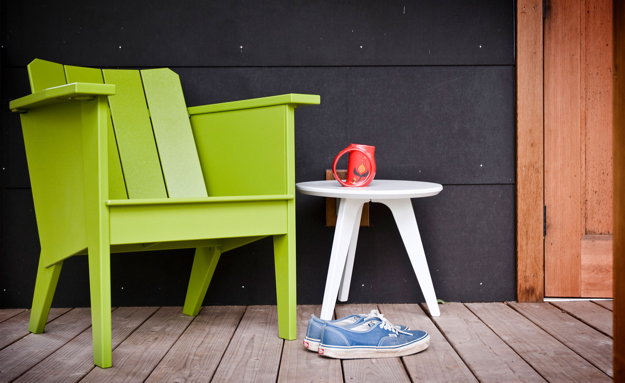 Satellite Round End Table 18 inch